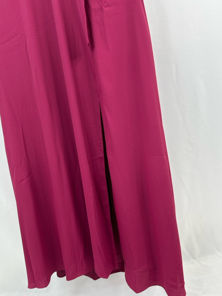 White House Black Market Size 8 berry Dress