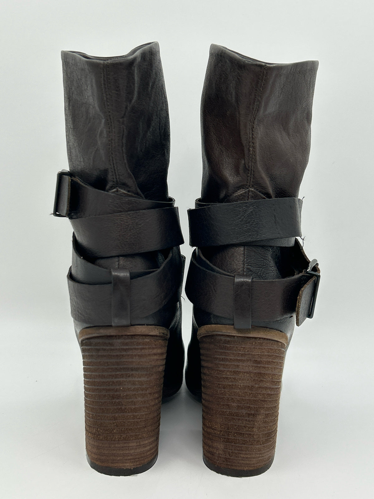 Elisanero Size 37 Brown and Black Women Booties