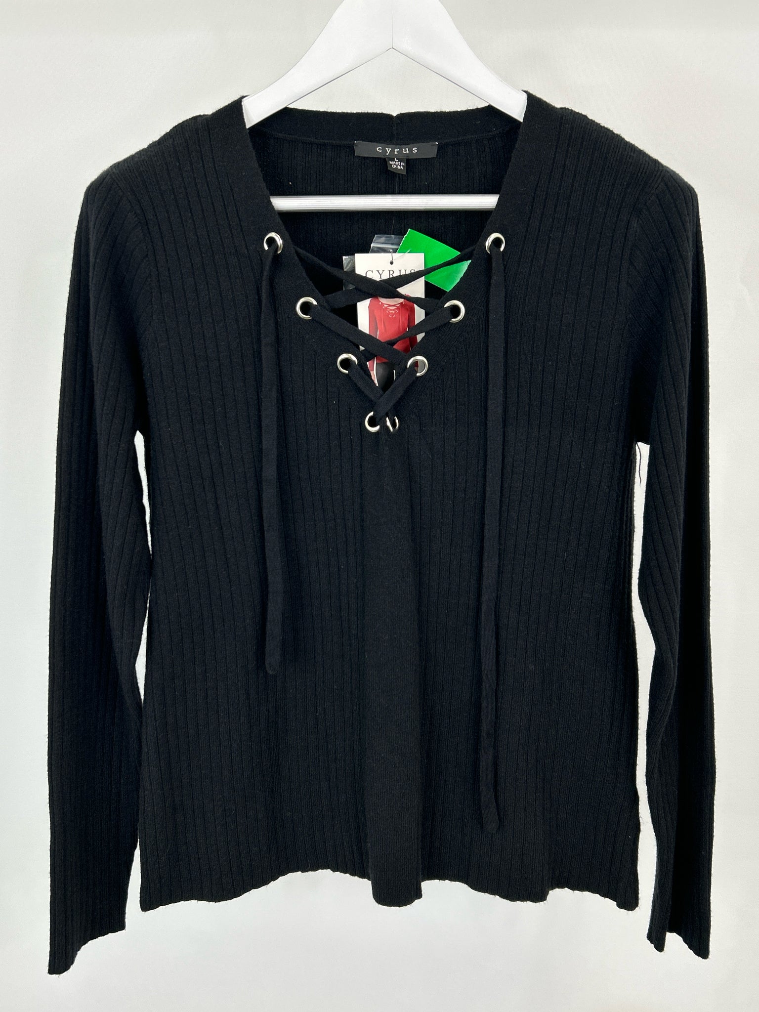 CYRUS NWT Size L Black Women Sweater
