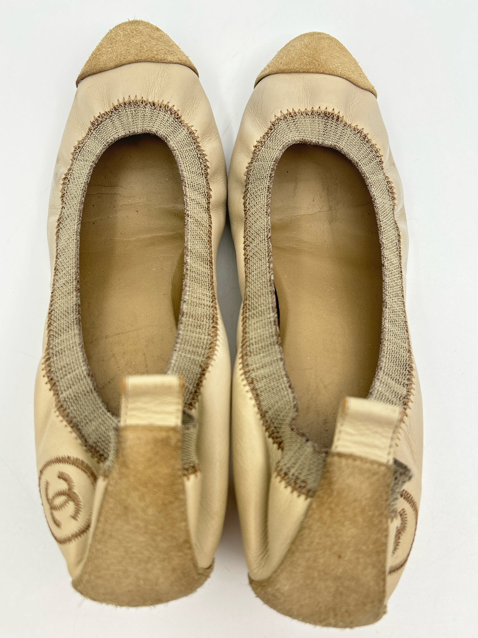 CHANEL Size 38 Cream Women Pumps