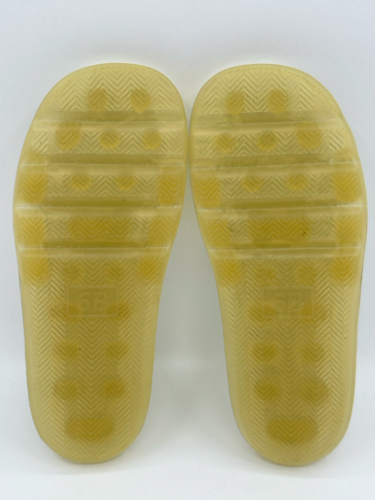 TORY BURCH Size 6B Ivory and Clear Women's Sandal