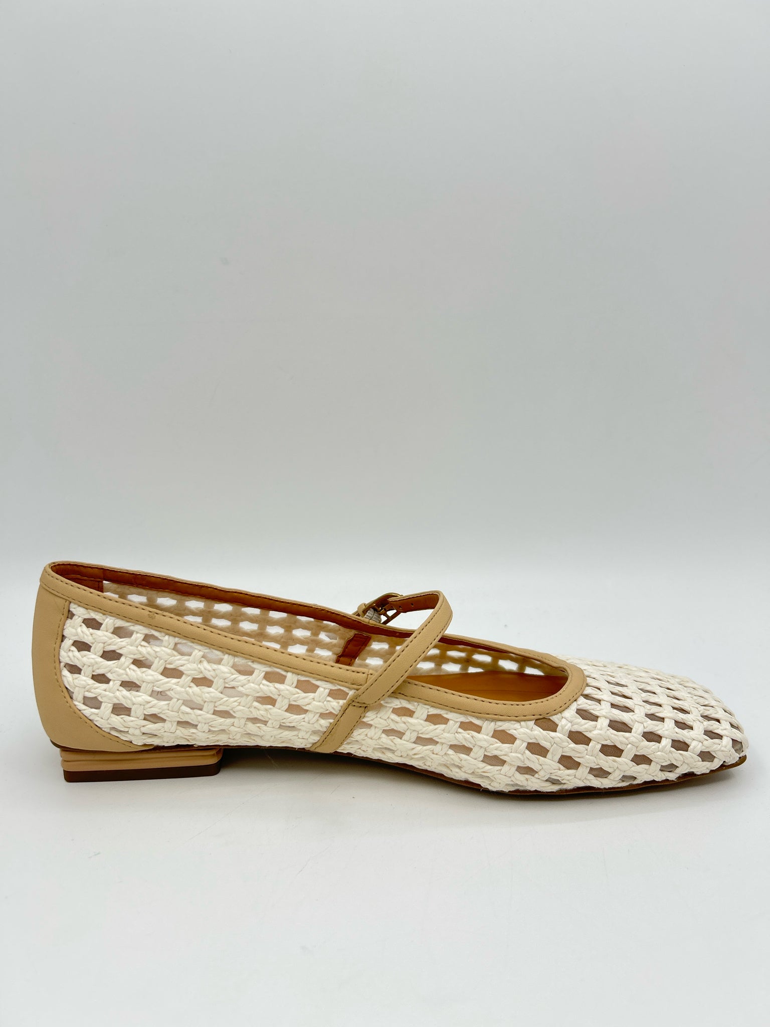 FRANCO SARTO Size 10M Ivory Women Flats