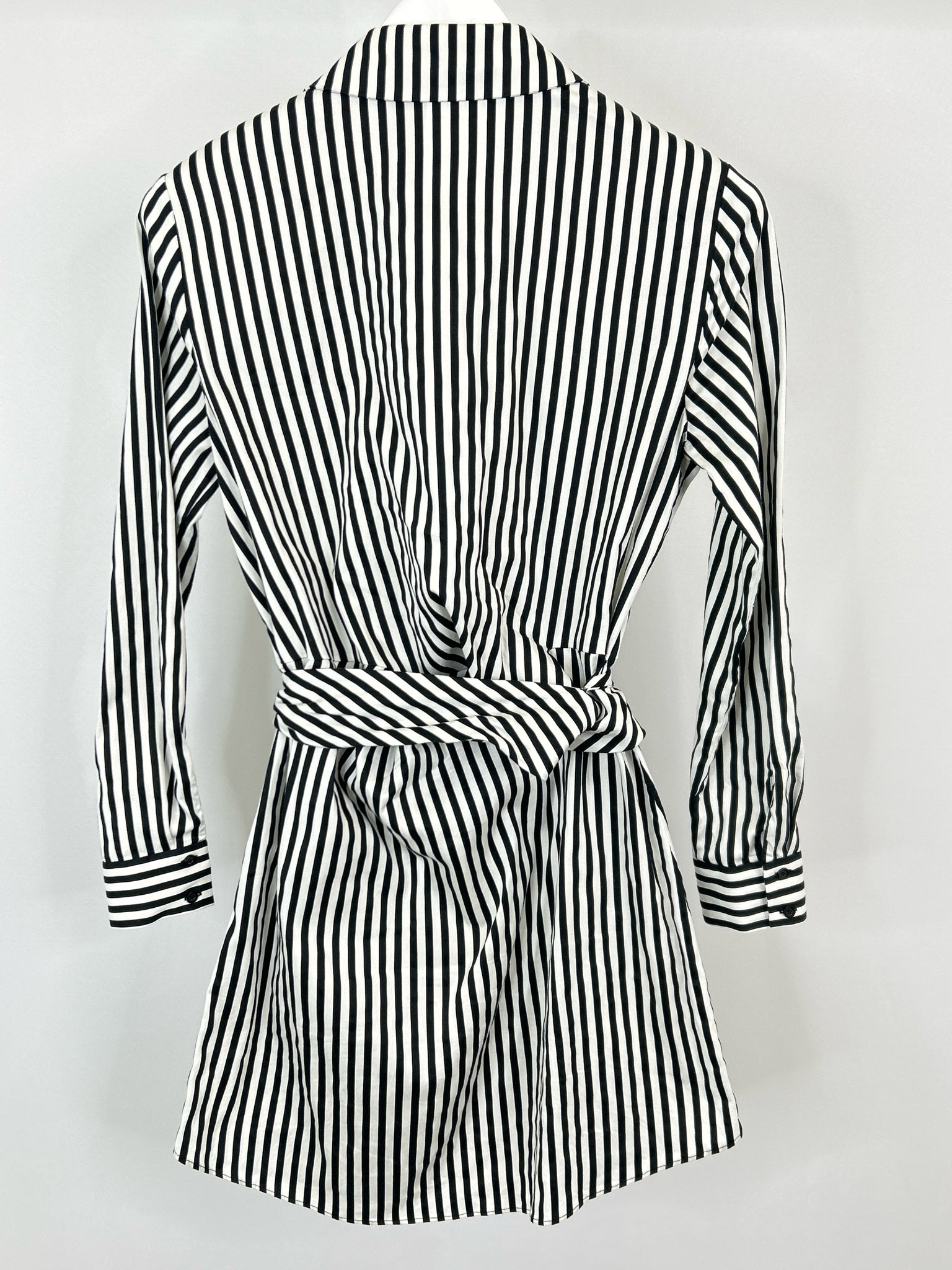 ALICE + OLIVIA Size SP White and black Women Dress