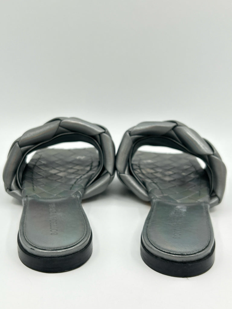 BOTTEGA VENETA Size 38 METALLIC SILVER Women's Sandal