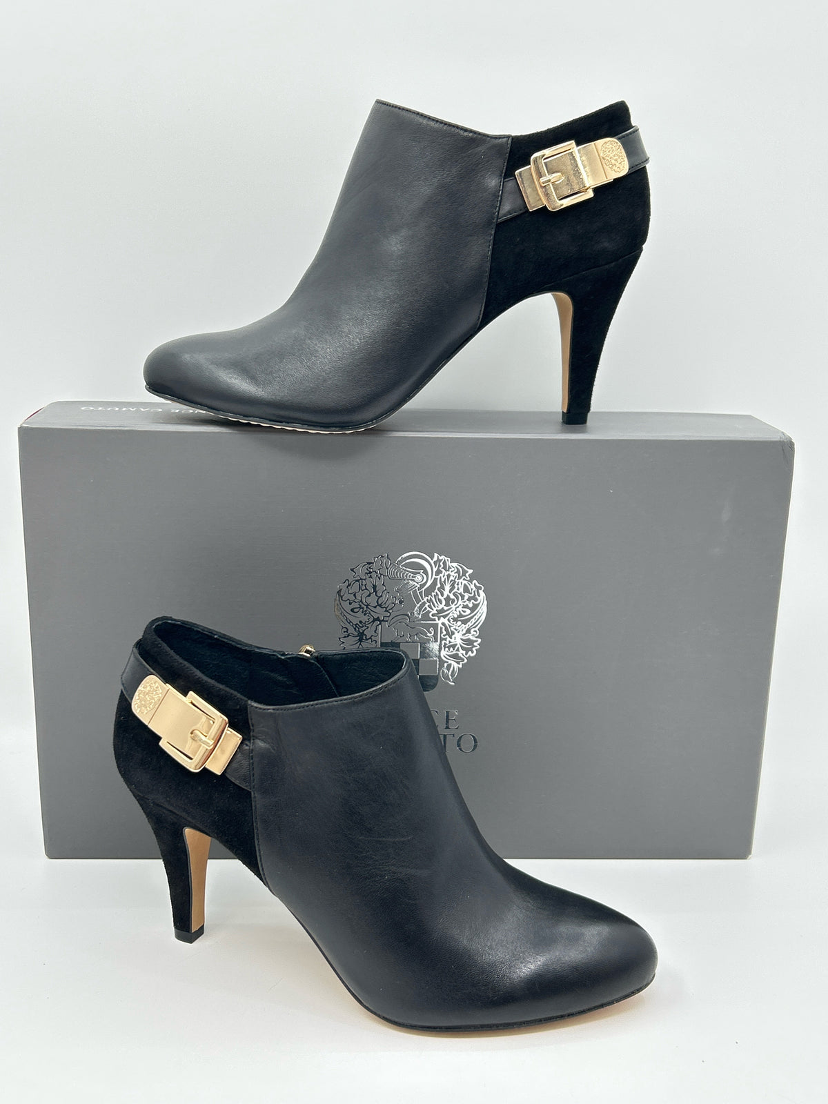 VINCE CAMUTO Size 7M Black Women Booties