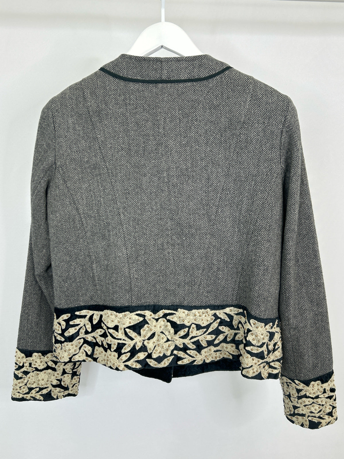 SUNDANCE Size 8 GREY AND CREAM Women Blazer