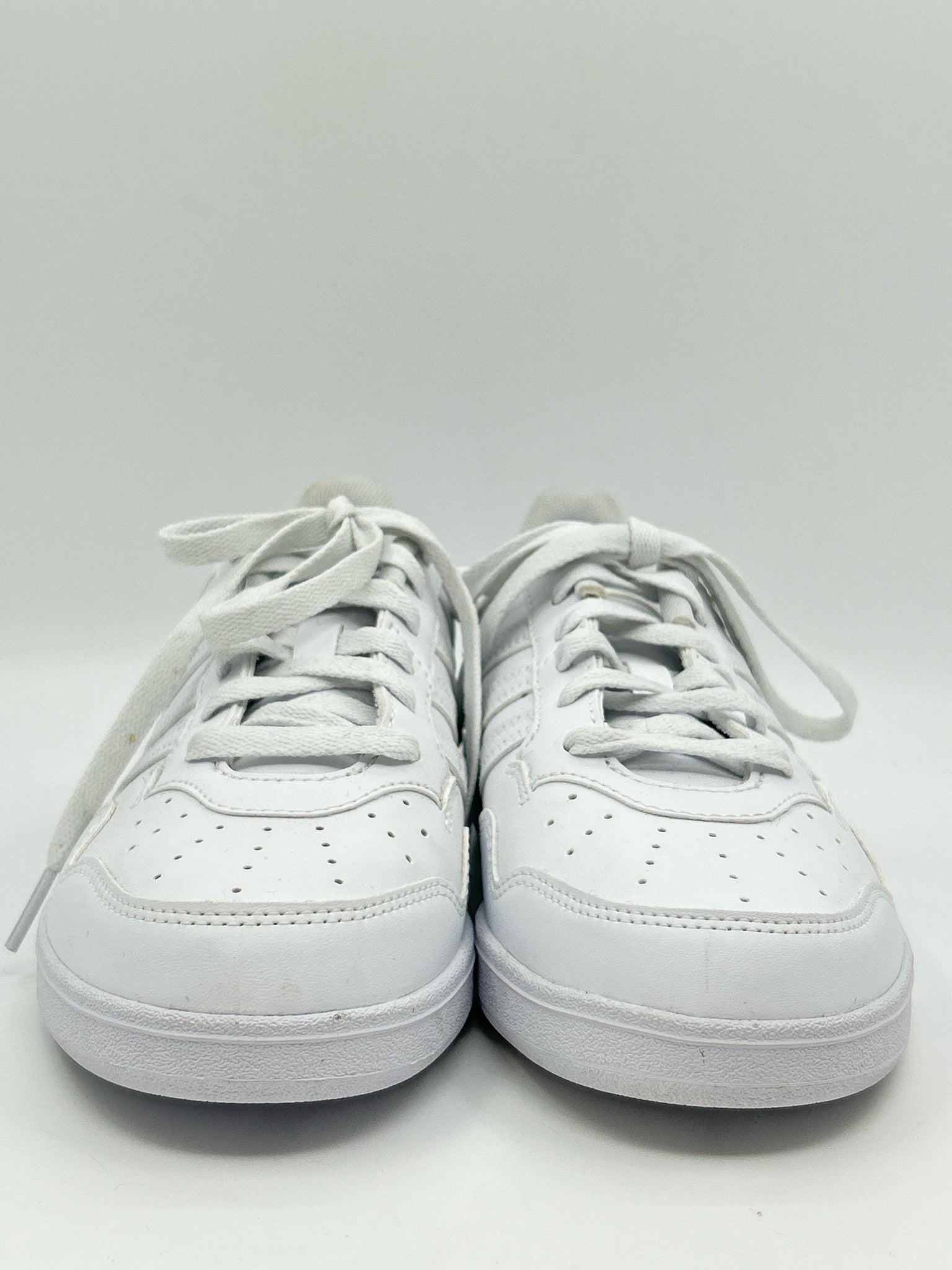 ADIDAS Size 7.5 White Women Sneakers