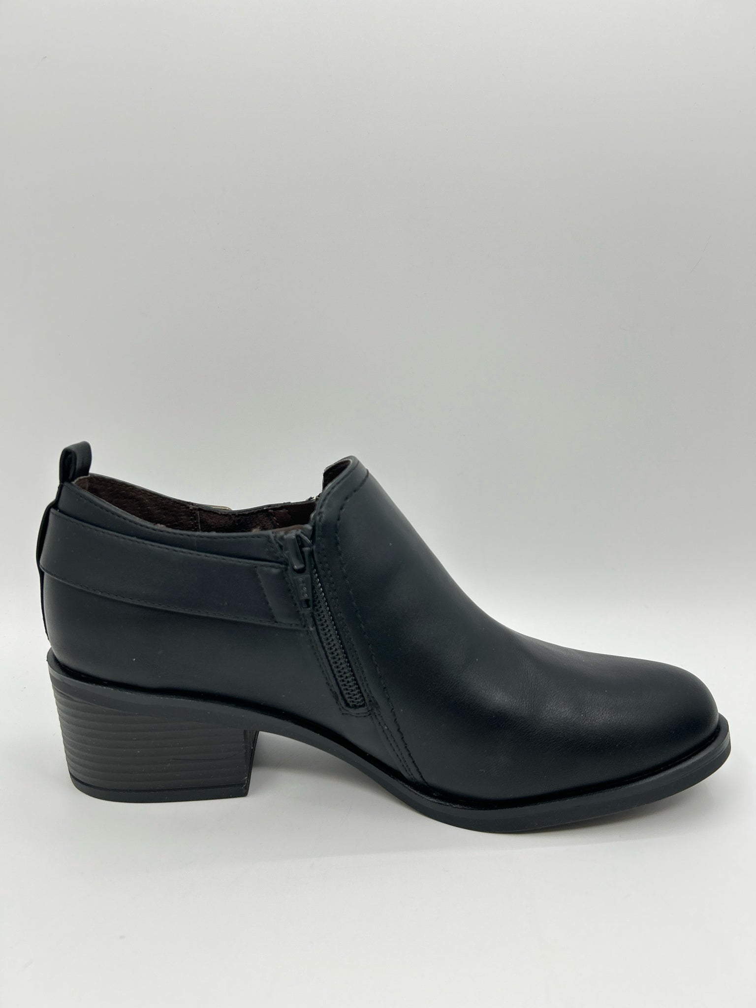 WHITE MOUNTAIN Size 9W Black Women Booties