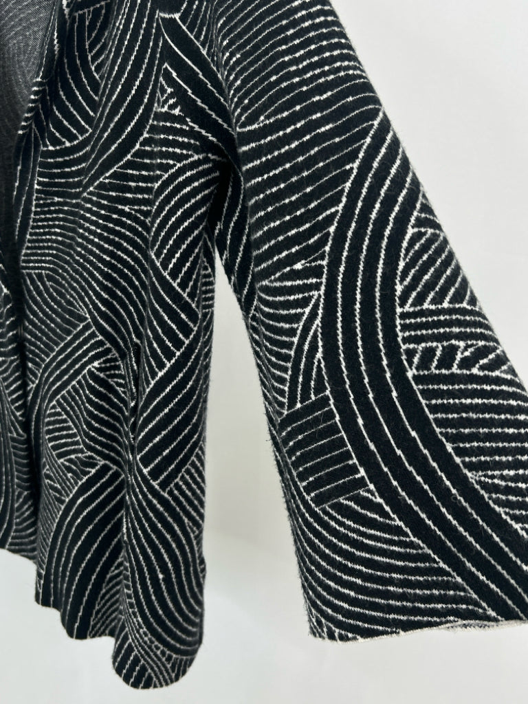 ANTHROPOLOGIE Size M Black and White Cardigan