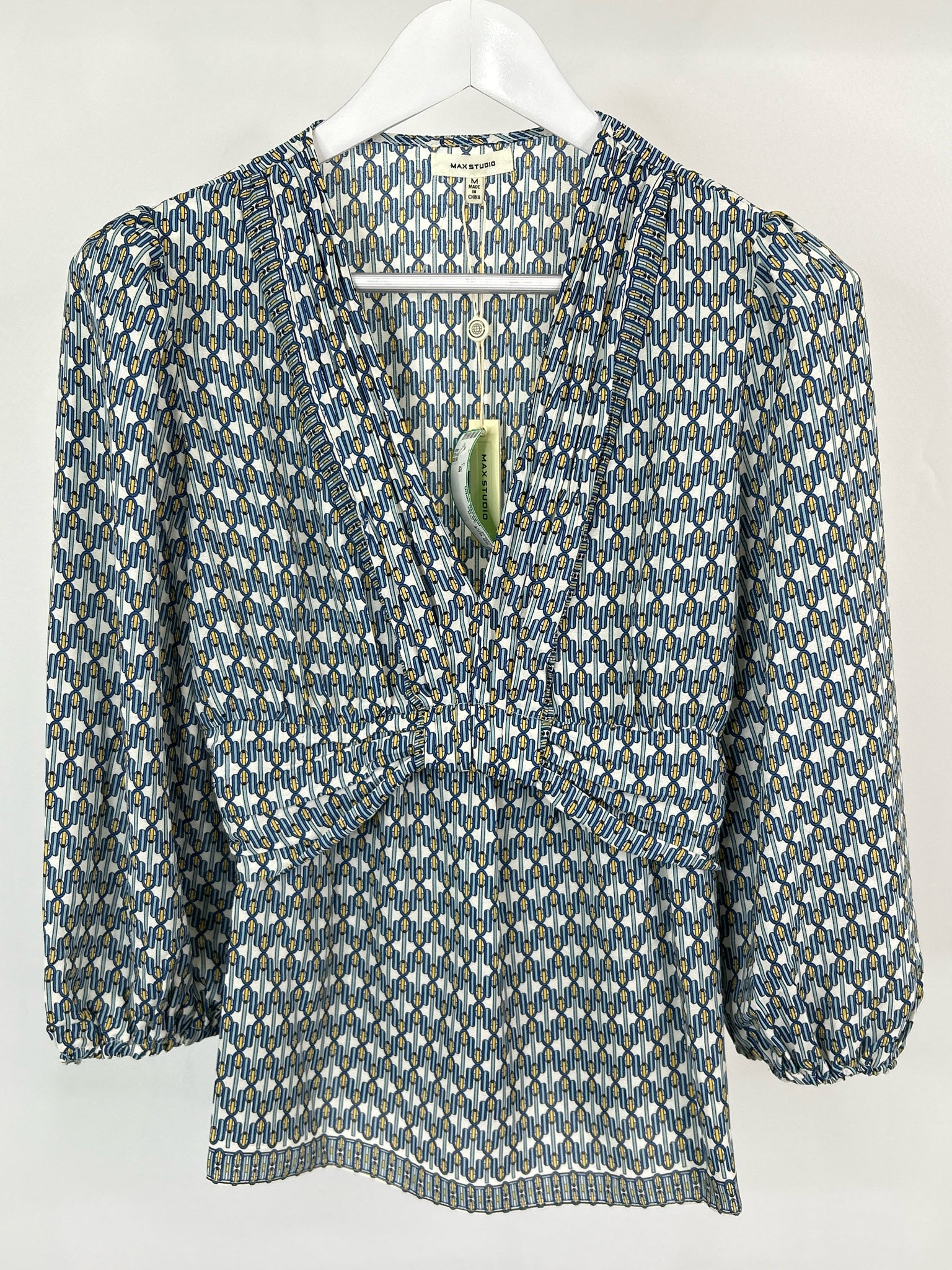 MAX STUDIO Size M Blue Print Women Top NWT