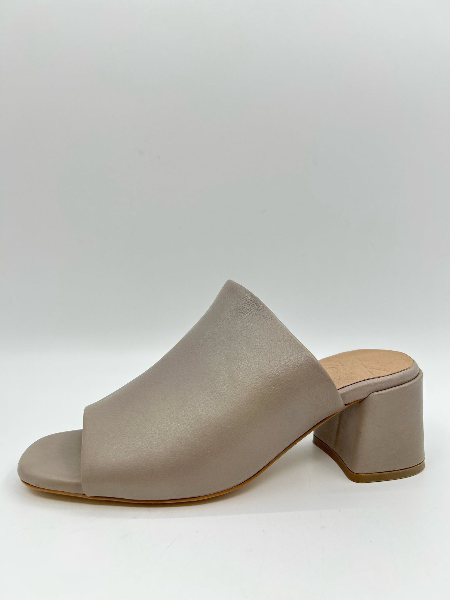 ANTHONY VEER Size 7 Taupe Women Sandal NWOB