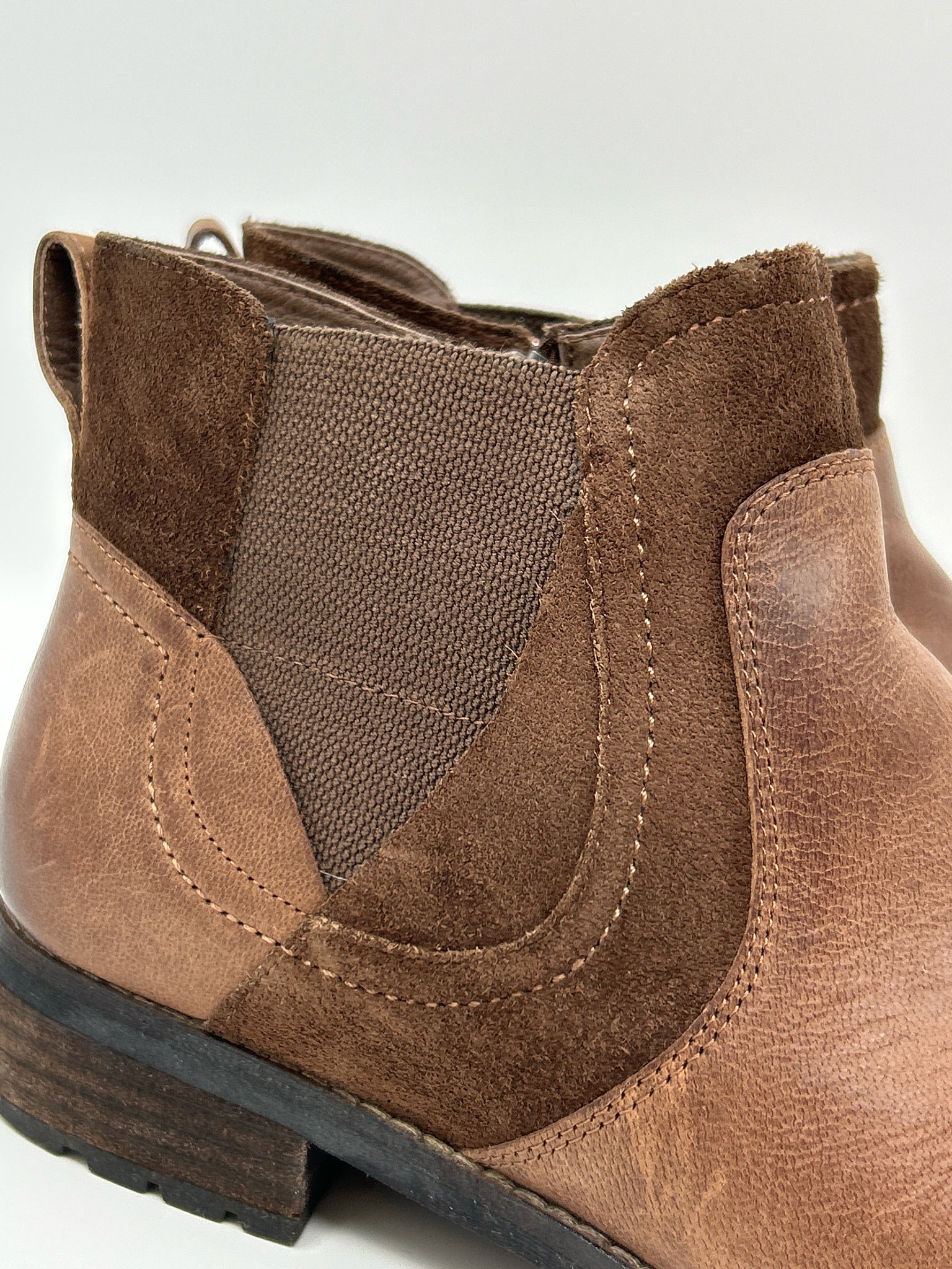 ABEO Size 8.5 Brown Women Booties