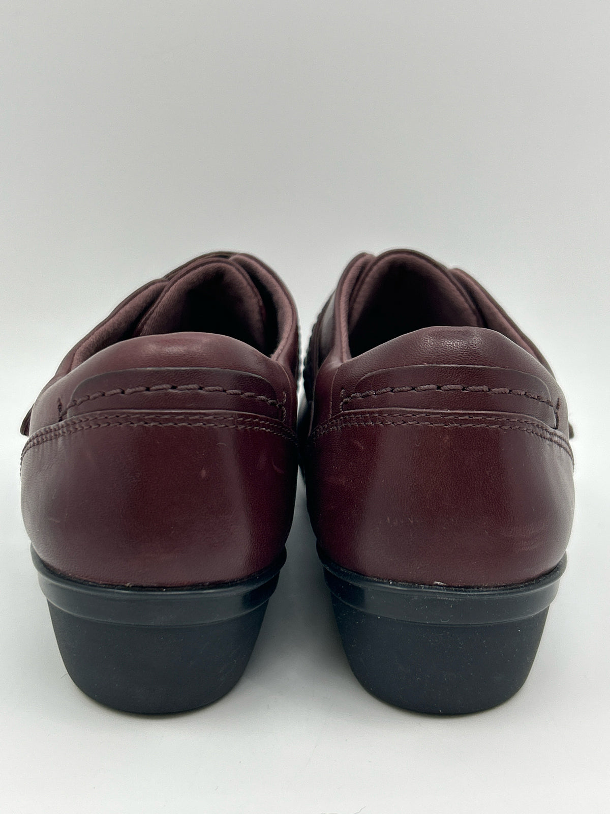 CLARKS COLLECTION NWOB Size 7 Burgundy Women Shoes