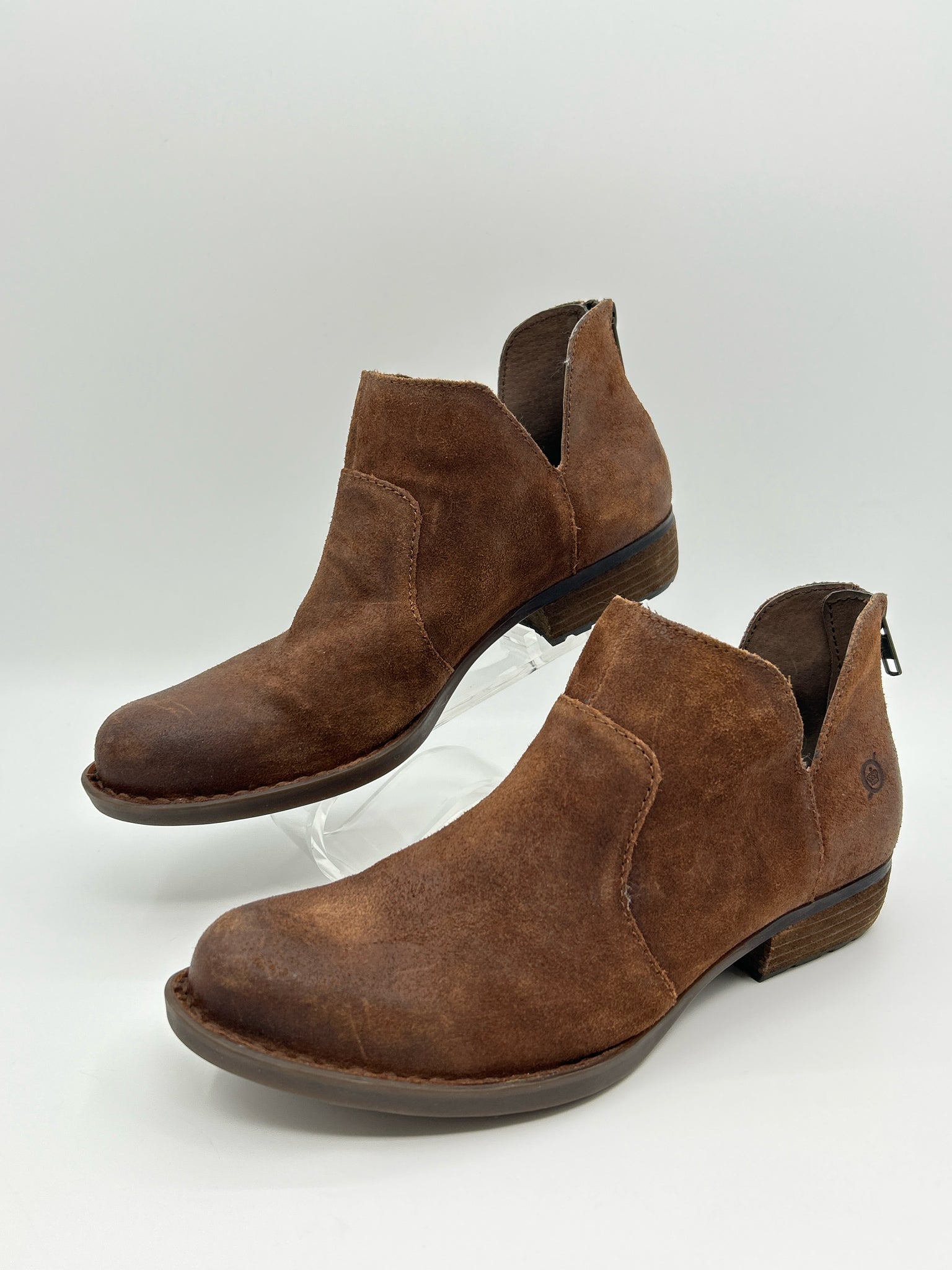 BORN Size 8M Tan Women Booties