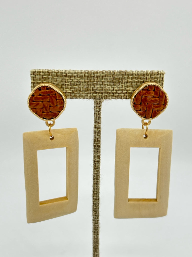 EYE CANDY Women Size One Size Gold Earrings