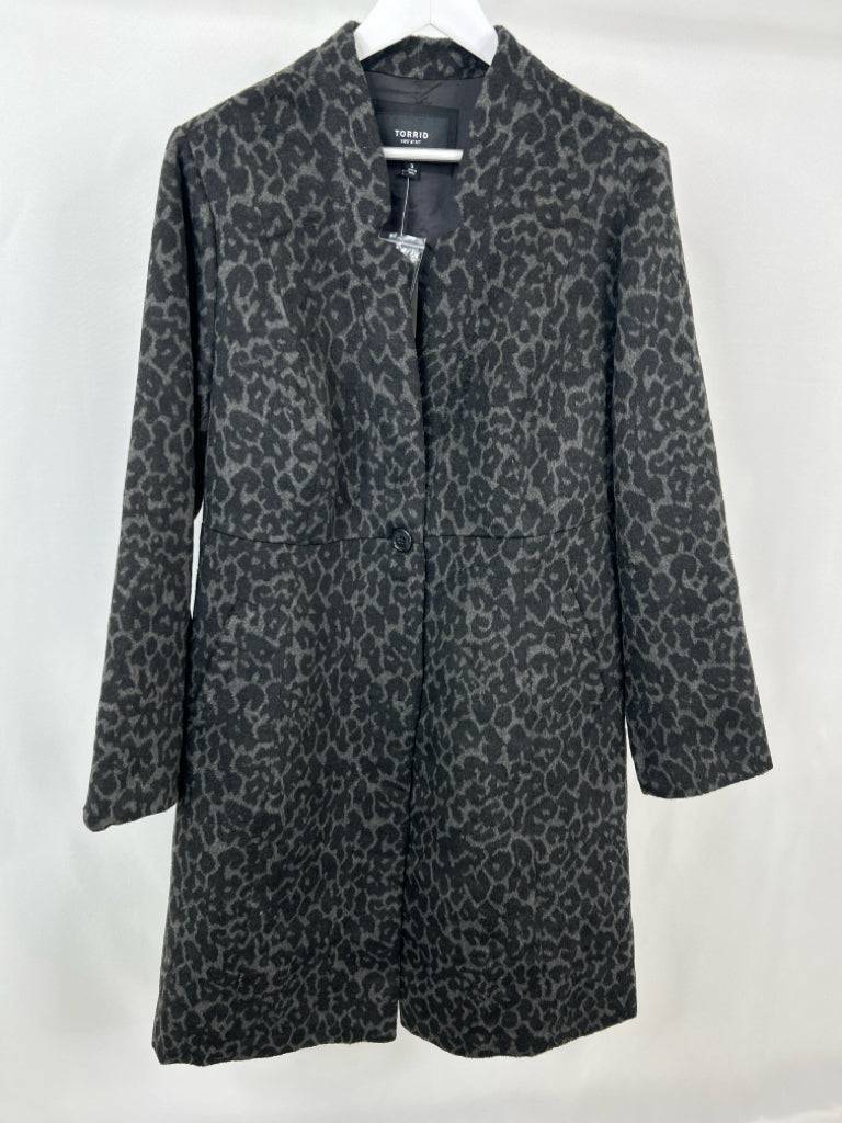 TORRID Women Size 3X black and grey Coat