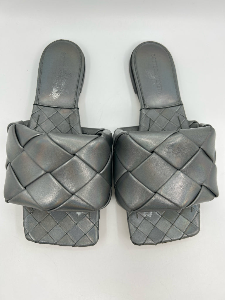 BOTTEGA VENETA Size 38 METALLIC SILVER Women's Sandal