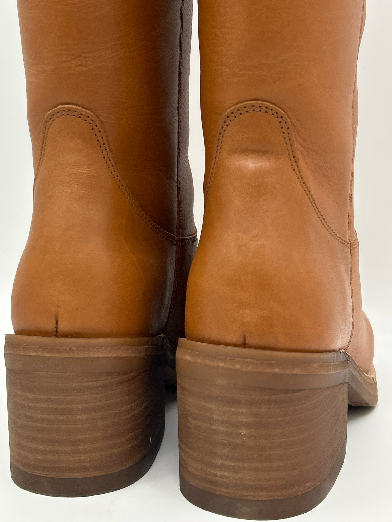 DINGO Size 8.5M Tan Women Boots