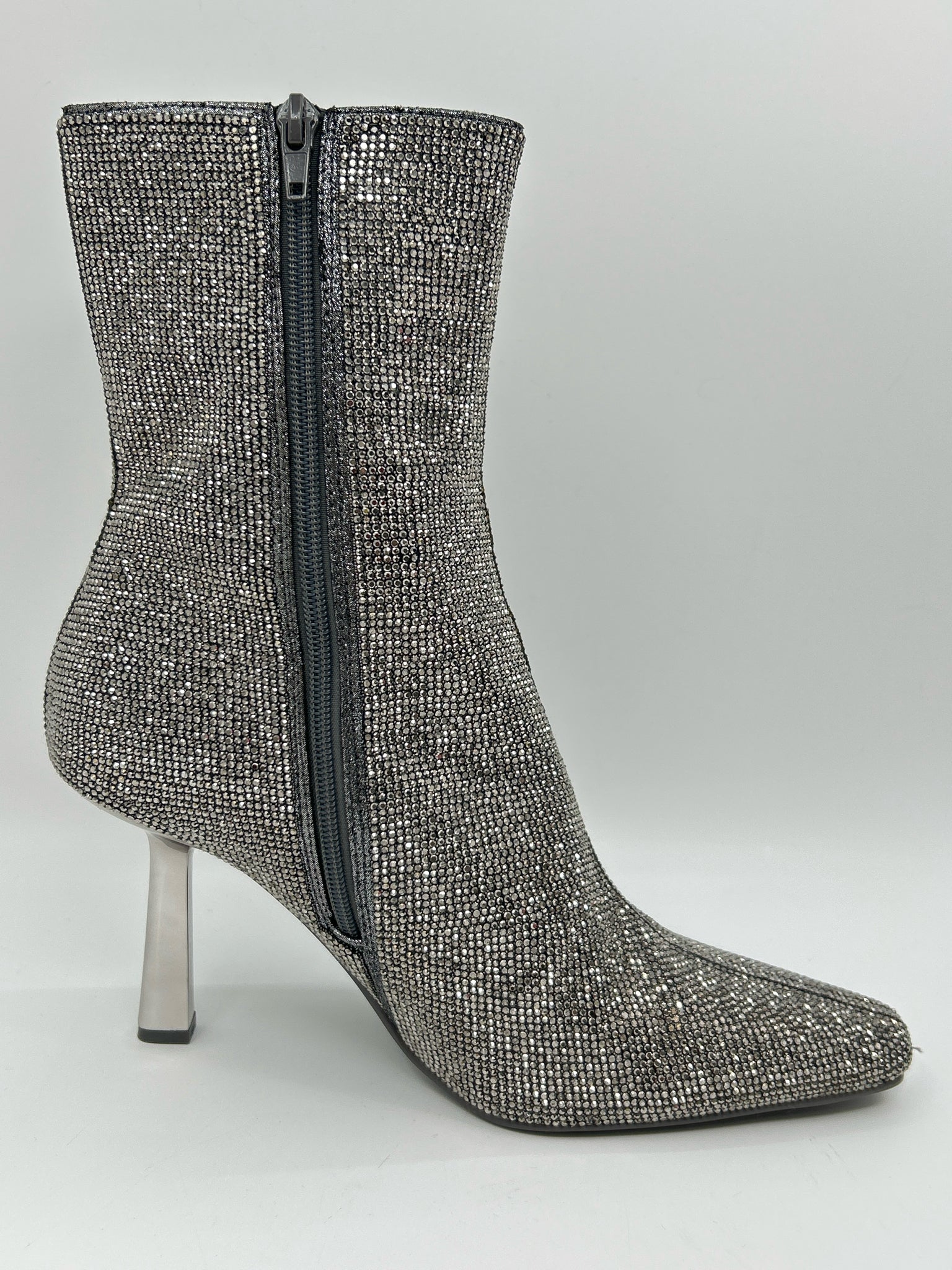 STEVE MADDEN Size 9.5M Silver Women Booties