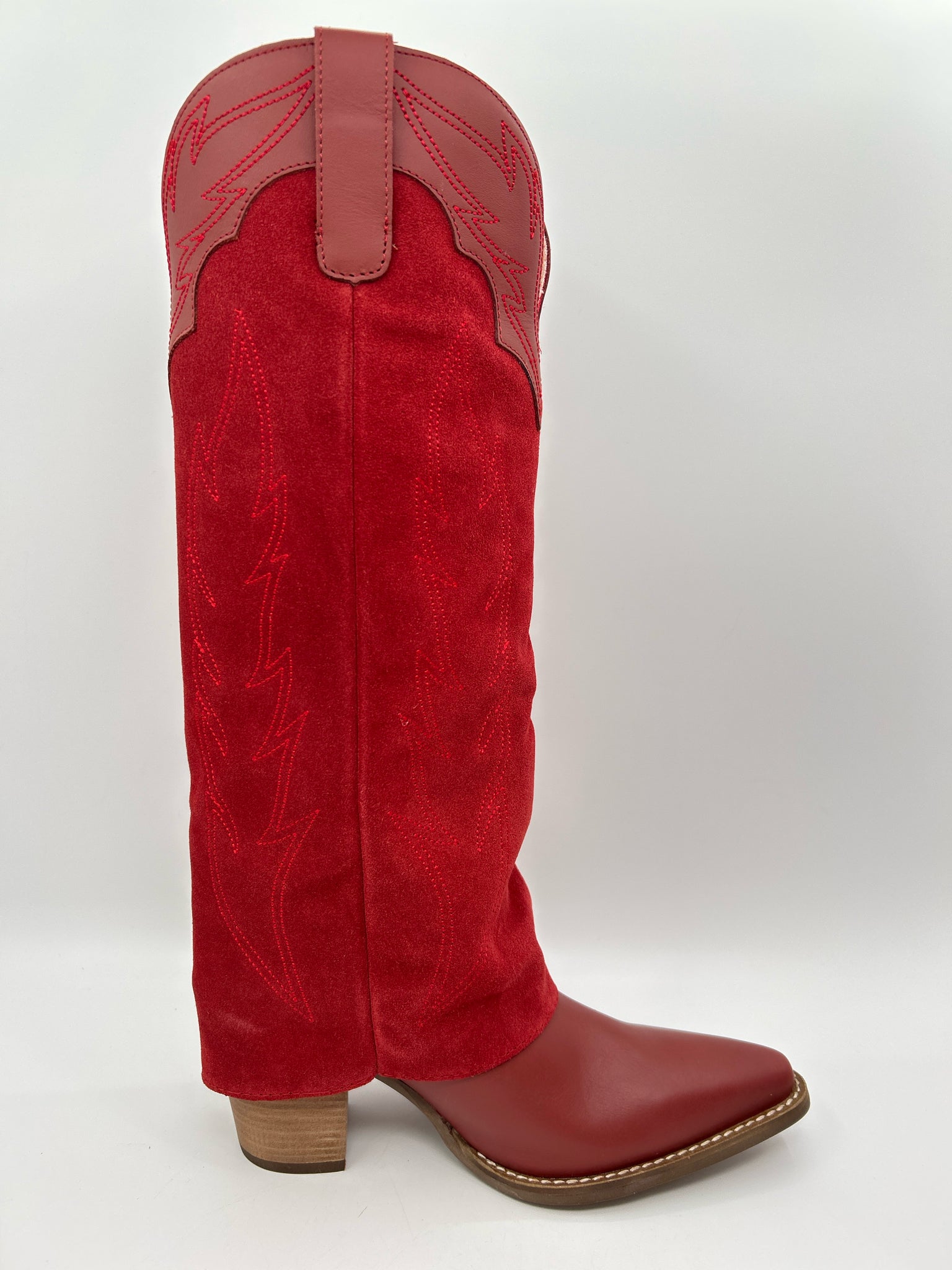 DINGO Size 7.5M Red Women Boots