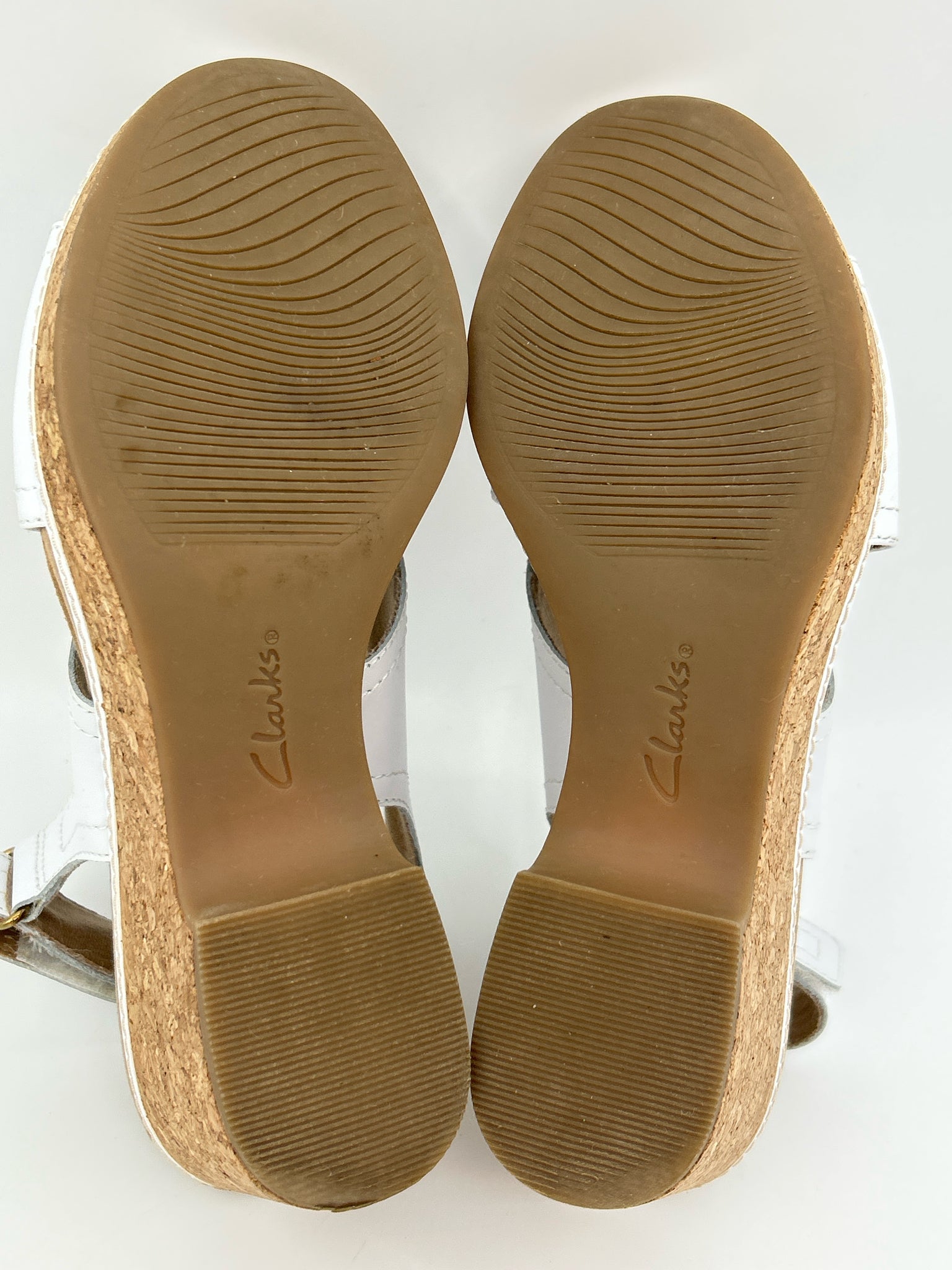 CLARKS Size 9.5 White & Brown Women Sandal