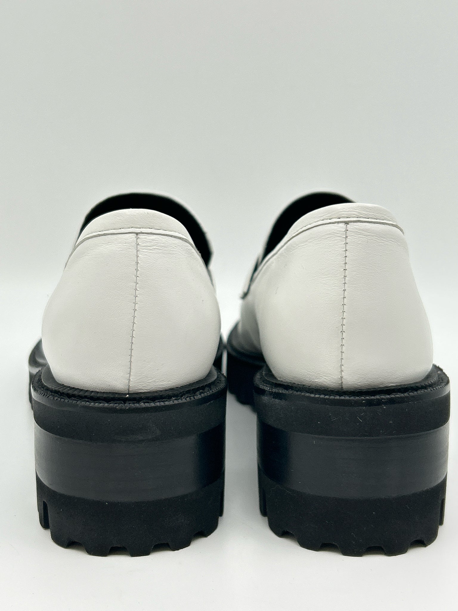 AEROSOLES Size 9M White Women Loafer