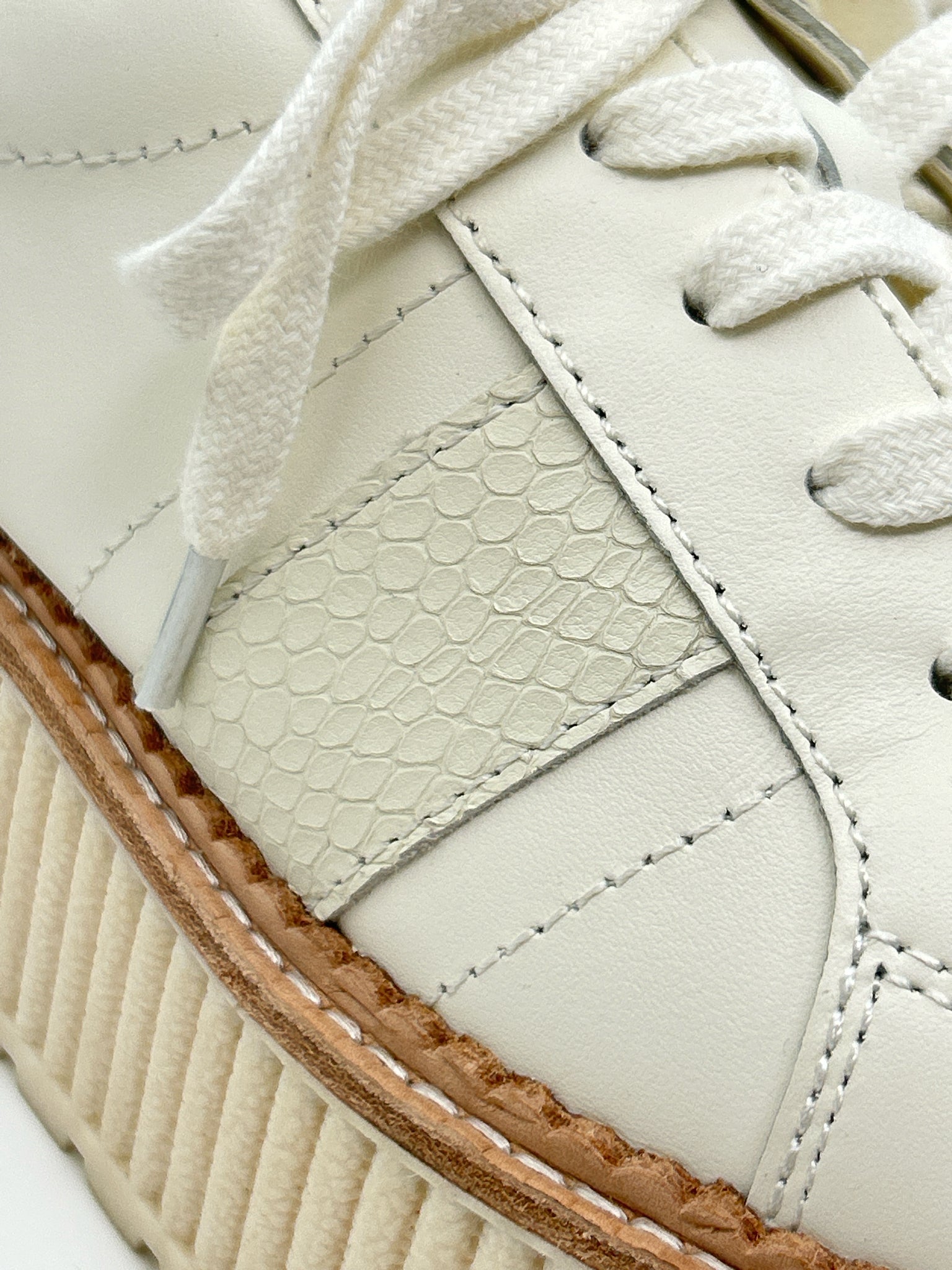 DOLCE VITA Size 7.5 White Women Sneakers