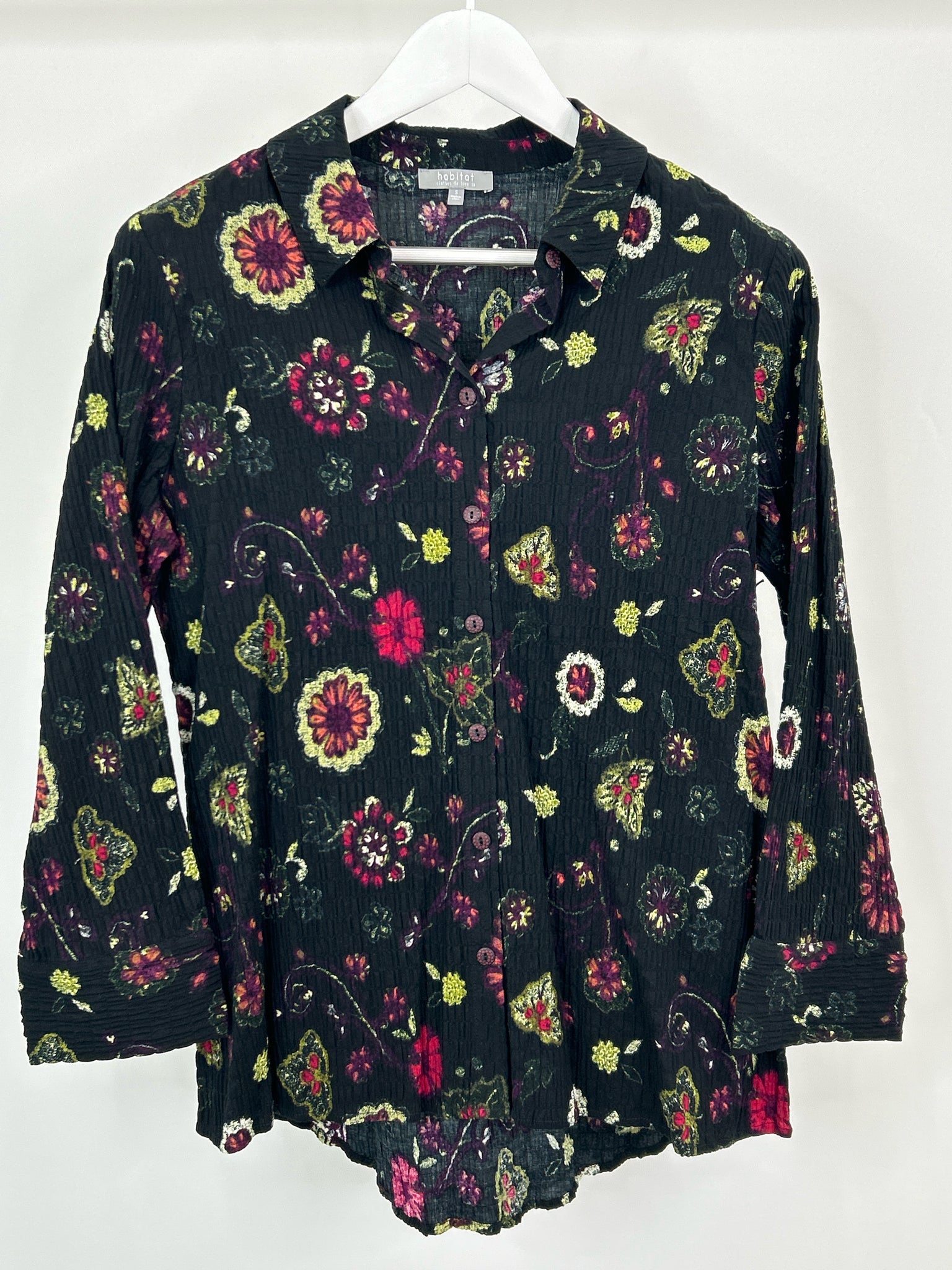 HABITAT Size S Black Floral Women Shirt