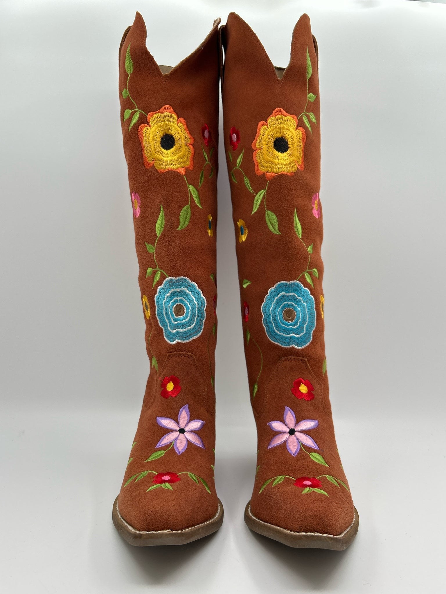 DINGO Size 8.5M RUST Women Boots