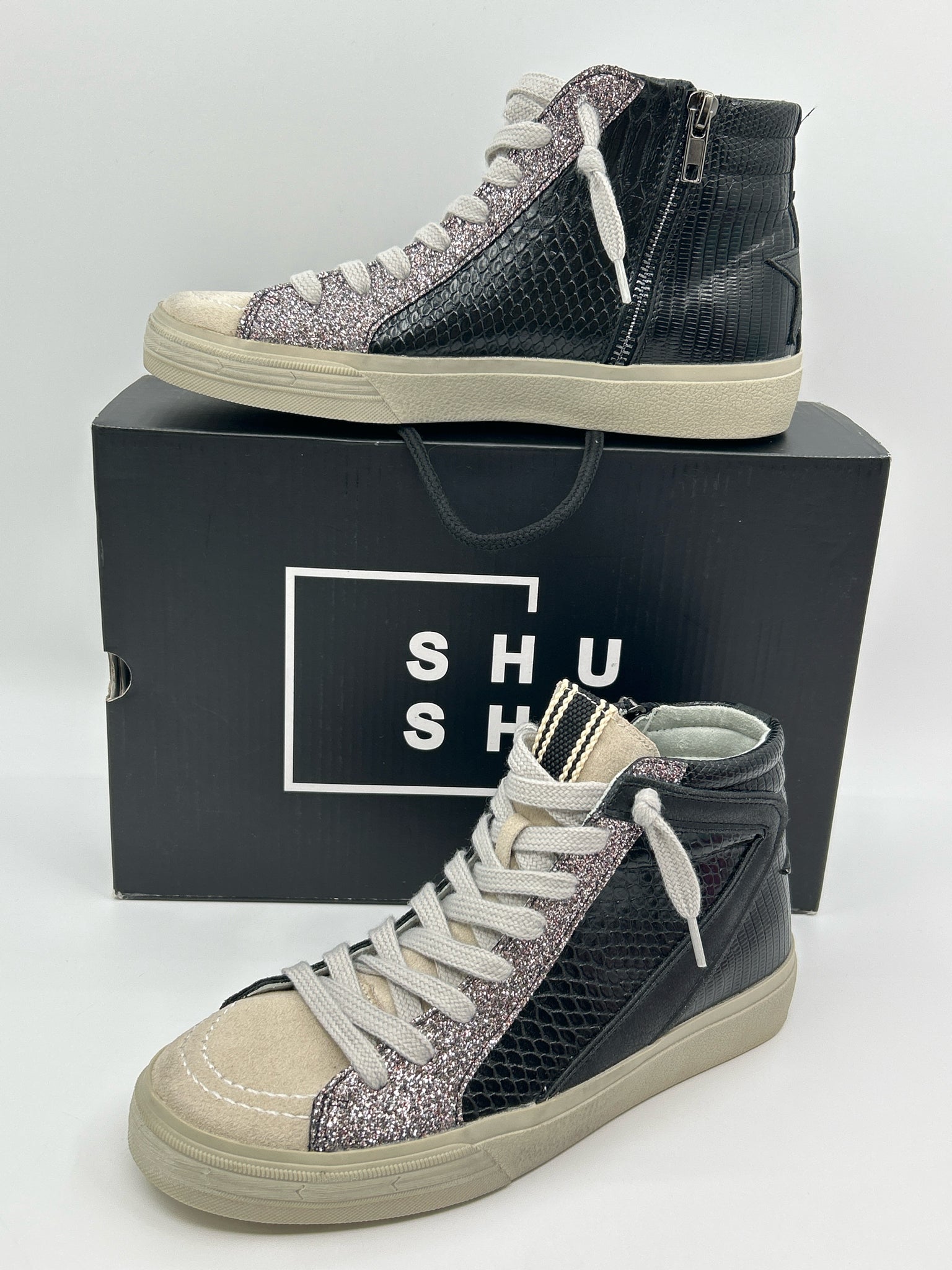 SHU SHOP Size 6 Black Print Women Sneakers