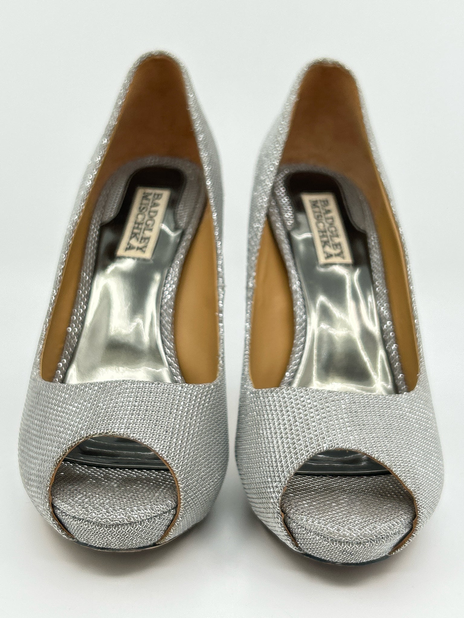 BADGLEY MISCHKA Size 8M Silver Women Pumps