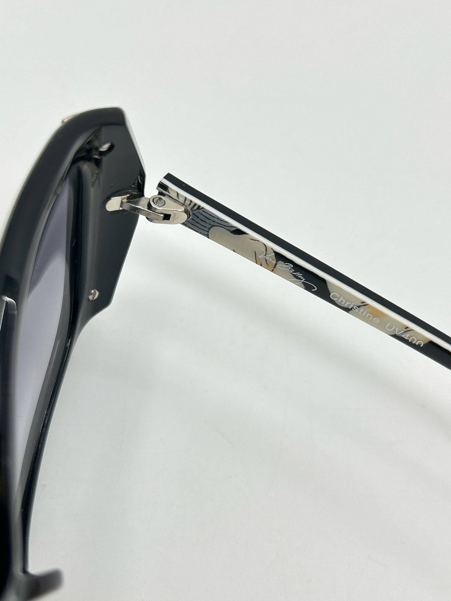 VERA BRADLEY Black Sunglasses