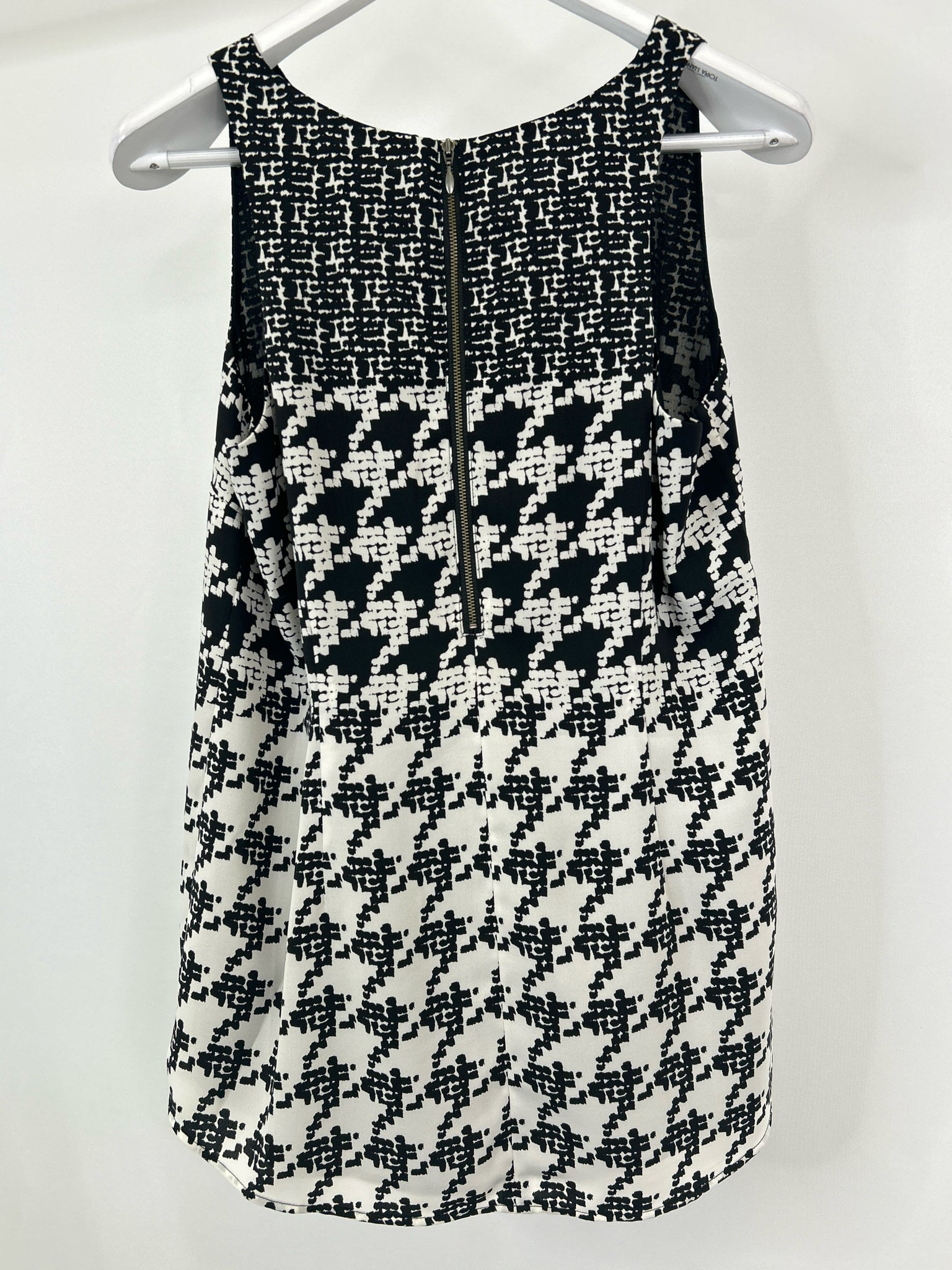 CABI Size M Black & White Women Top