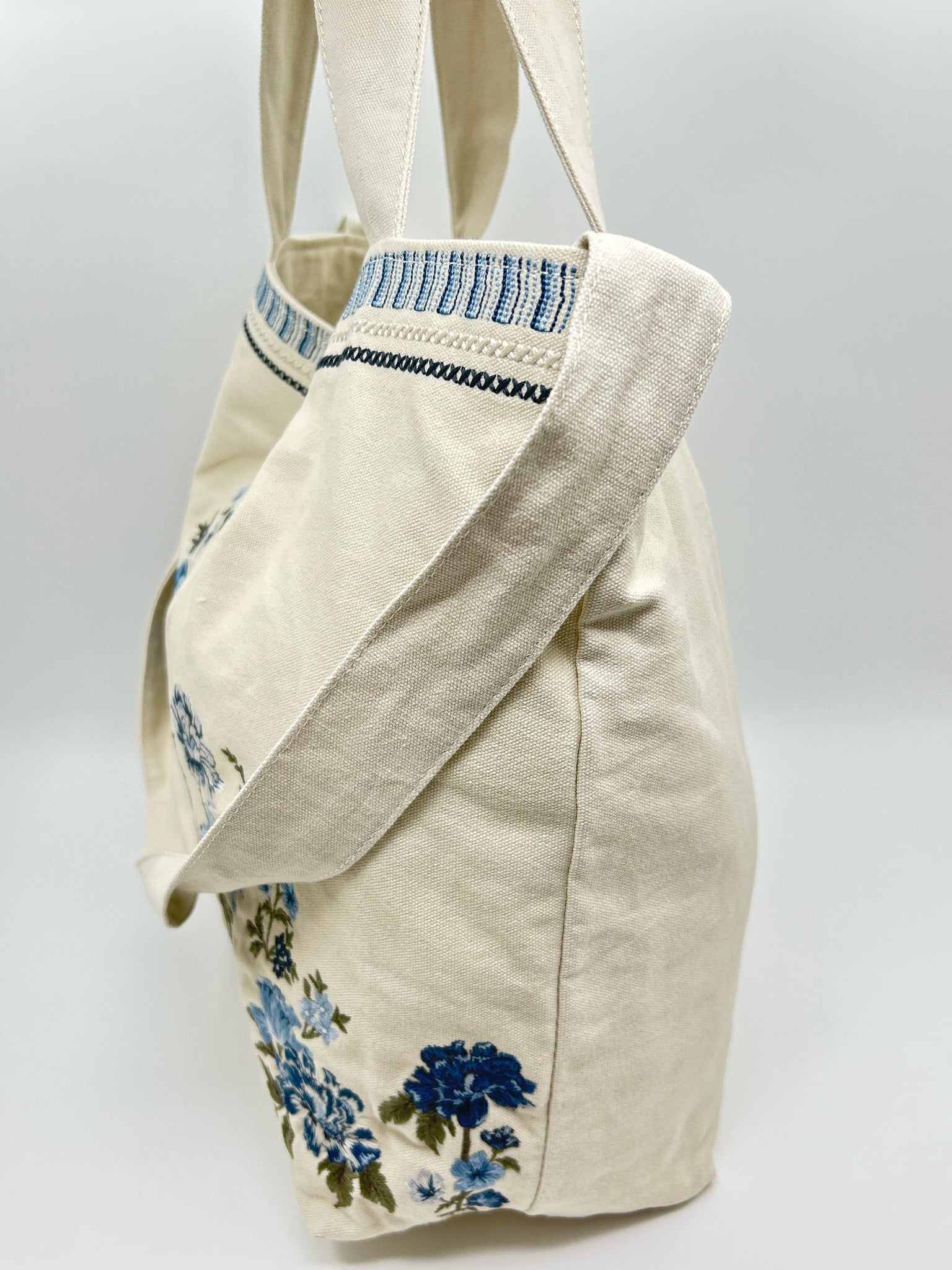 DRIFTWOOD Cream and Blue Women Tote