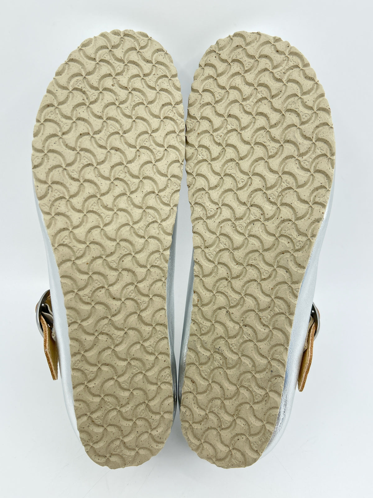 BIRKENSTOCK NIB Size 40 Metallic Silver Women Flats NIB