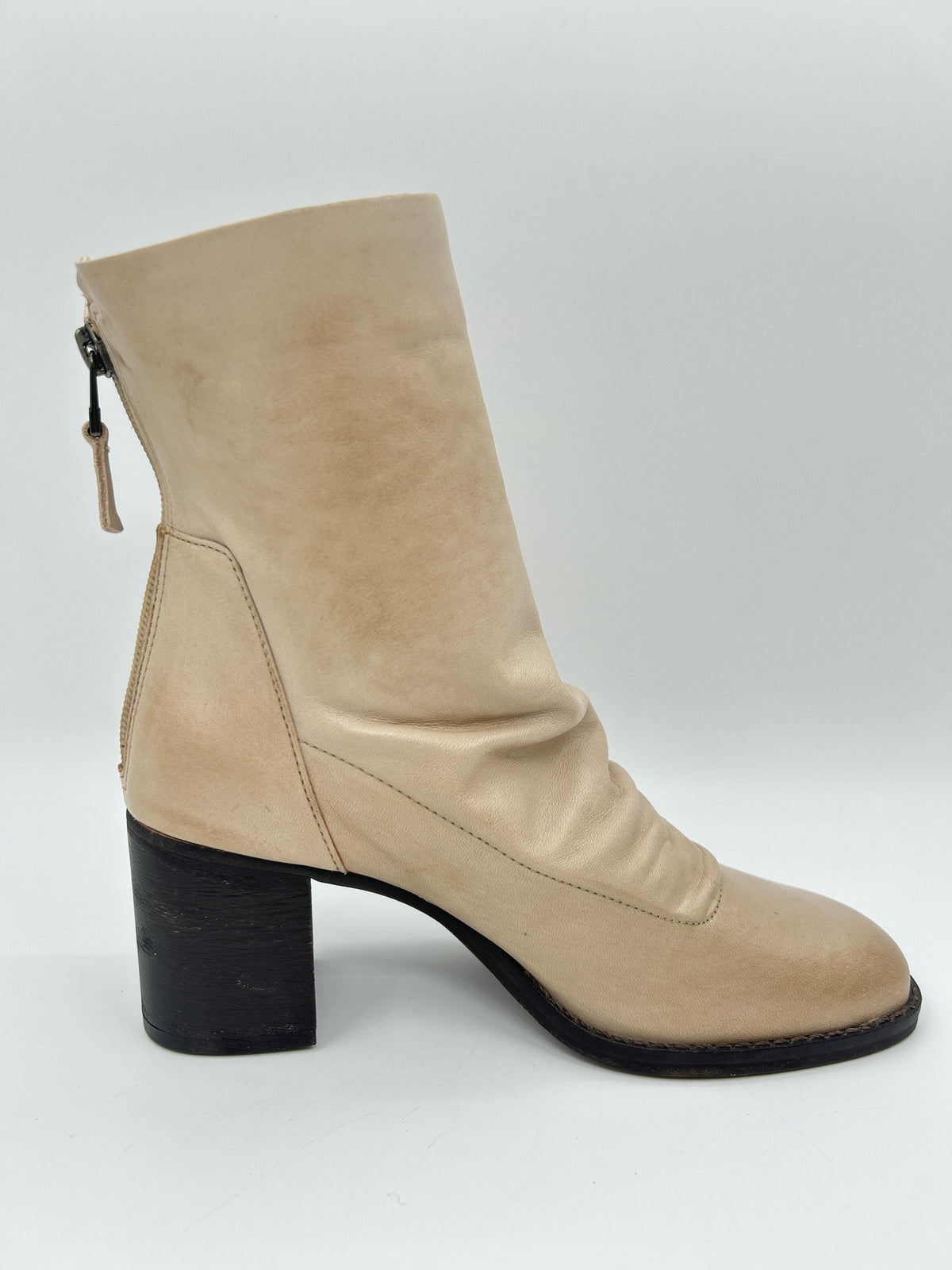 CHELSEA & VIOLET Size 6 BONE Women Booties