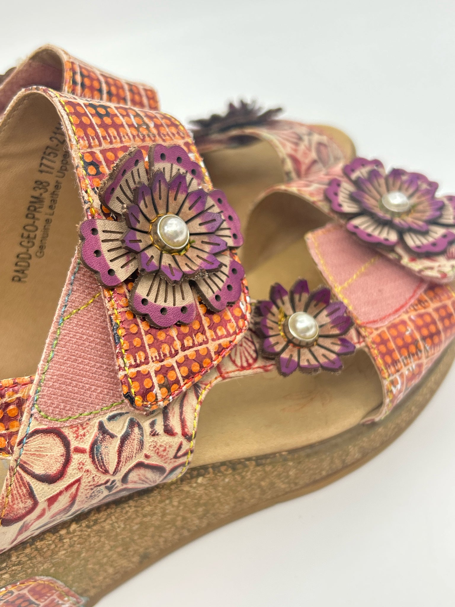 L'ARTISTE Size 38/8 Purple Print Women Sandal