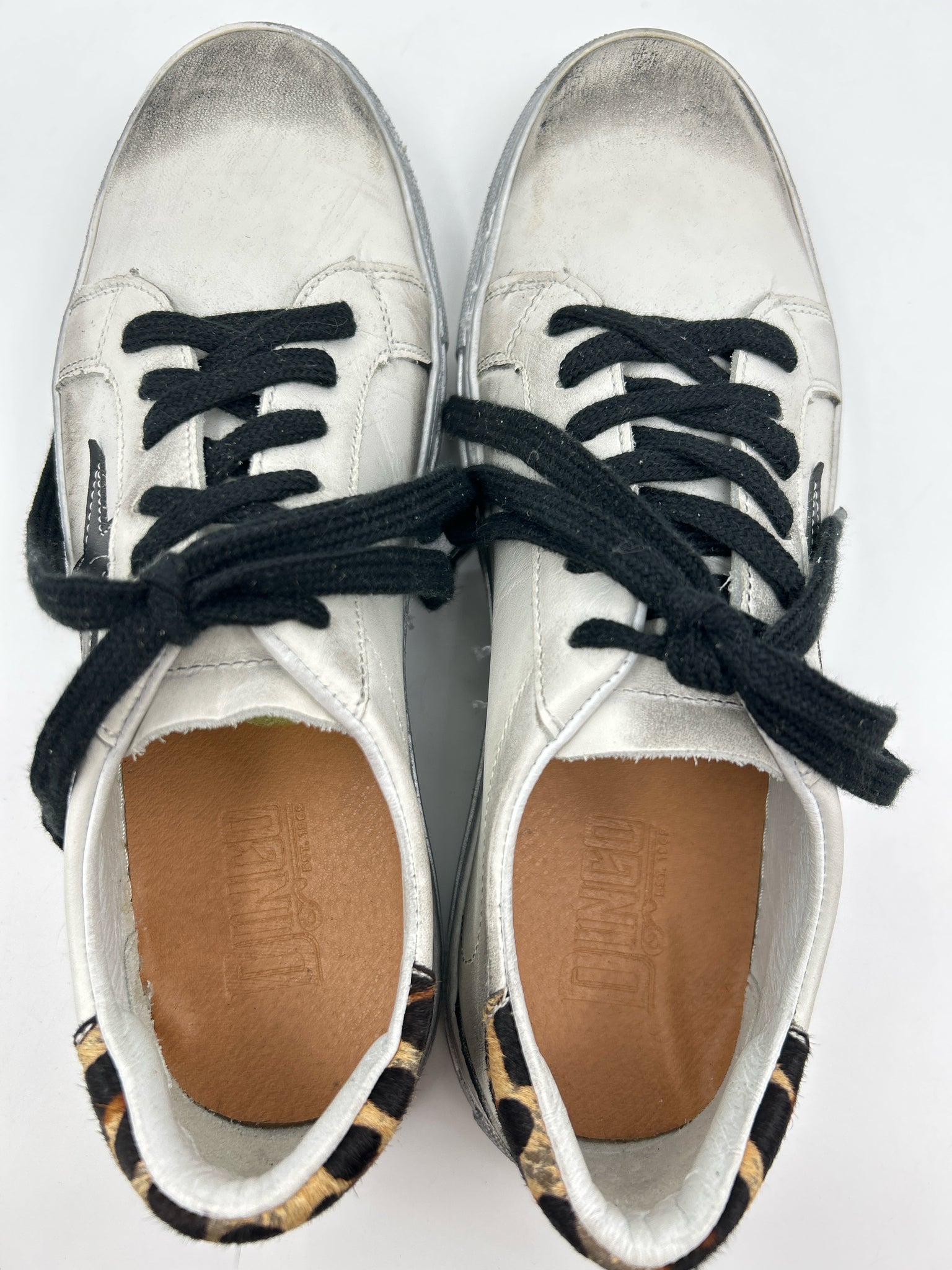 DINGO Size 9M White and black Women Sneakers