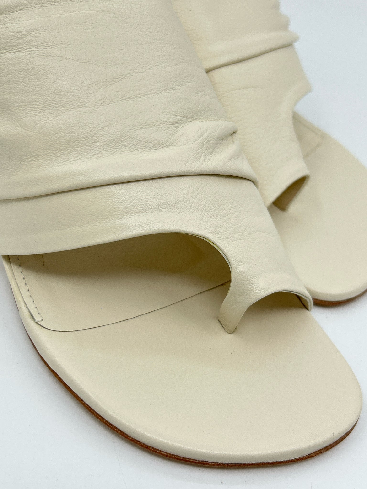 ANTHROPOLOGIE NIB ize 40 Cream Women Sandal