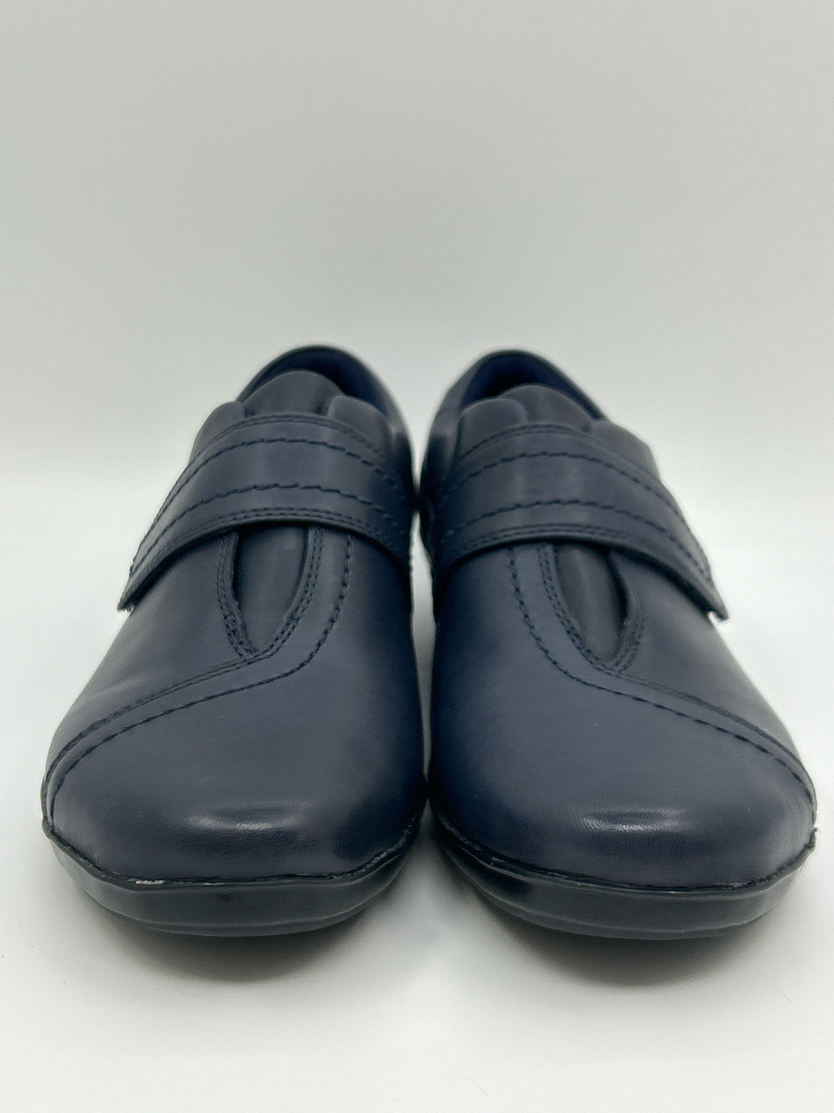 CLARKS COLLECTION NWOB Size 7 Navy Women Shoes