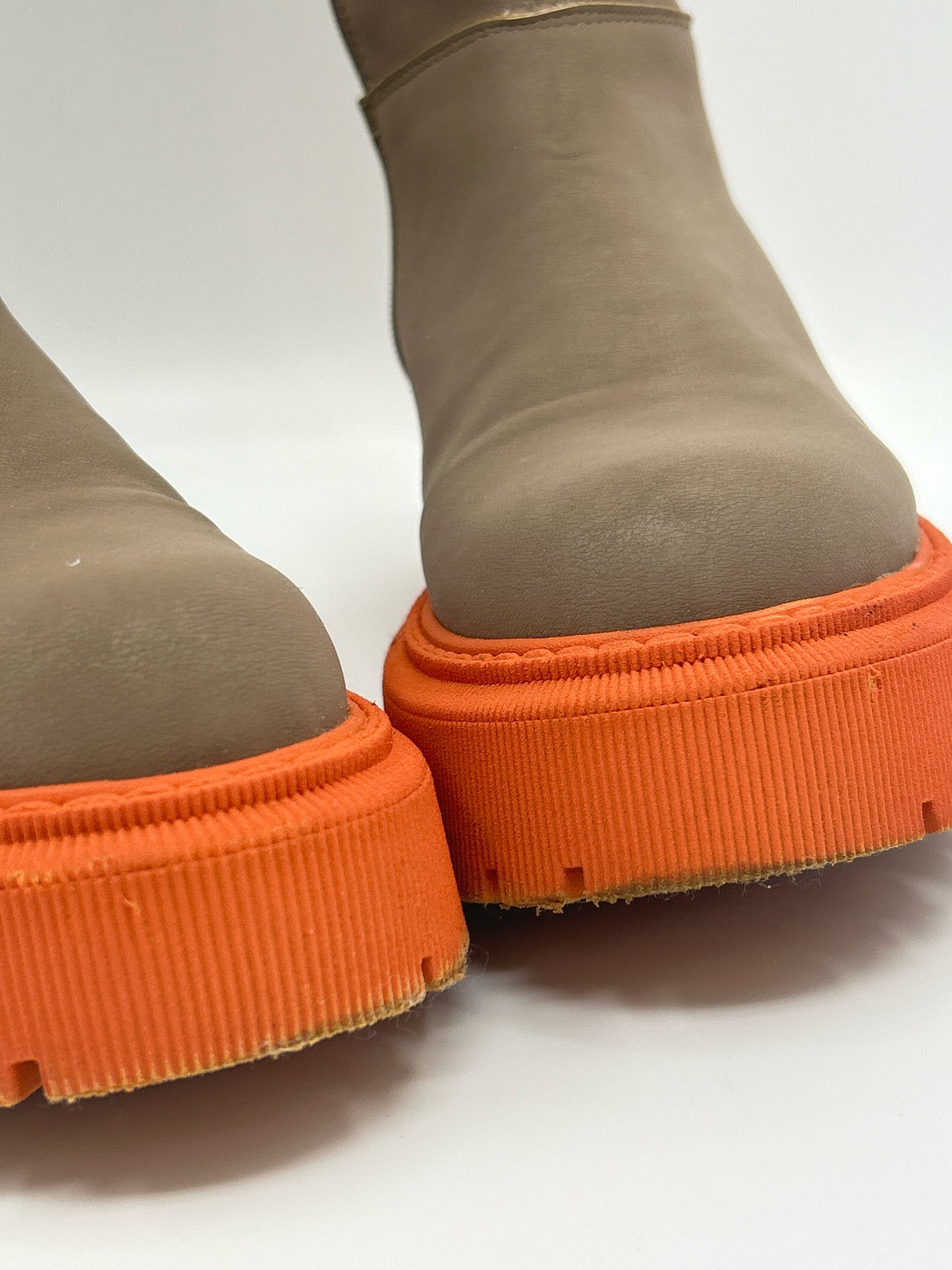 FREE PEOPLE Size 36 Taupe Women Boots