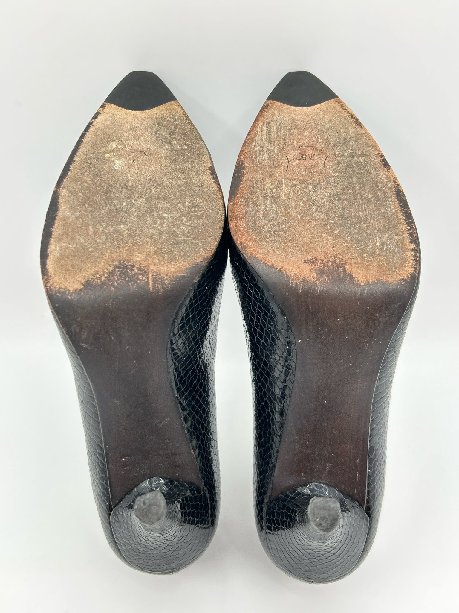 STUART WEITZMAN Size 8.5M Black Women Pumps