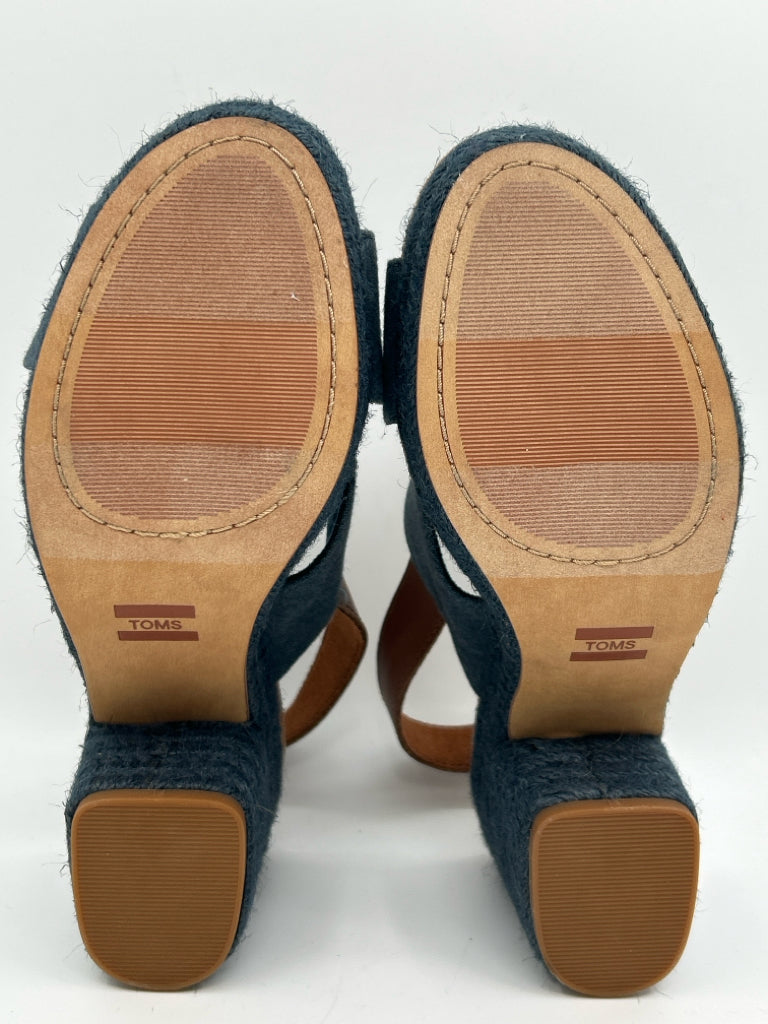 TOMS Size 7 Blue Sandal