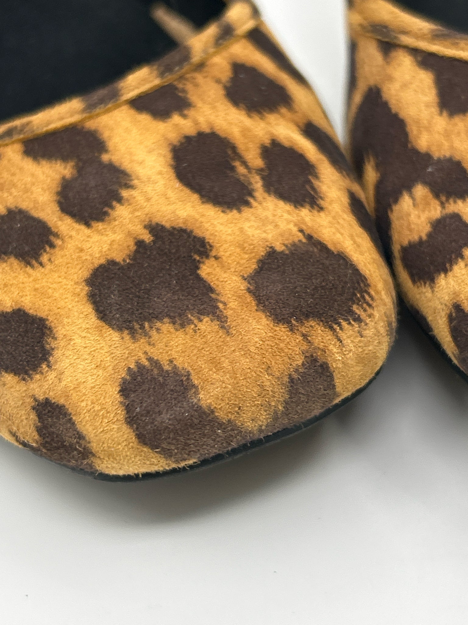 VIONIC Size 8 Animal Print Women Flats
