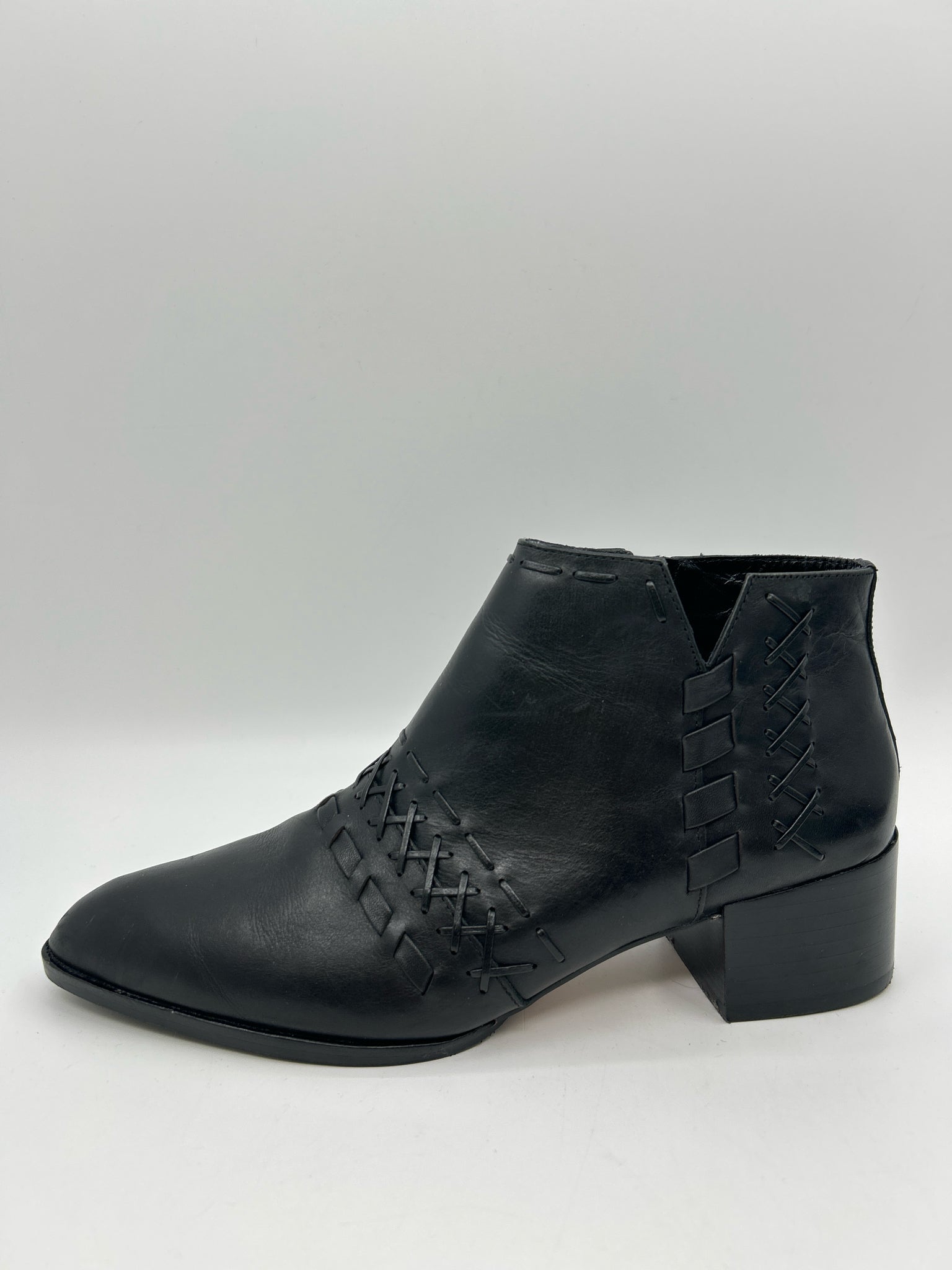 DONALD PLINER Size 8M Black Women Booties