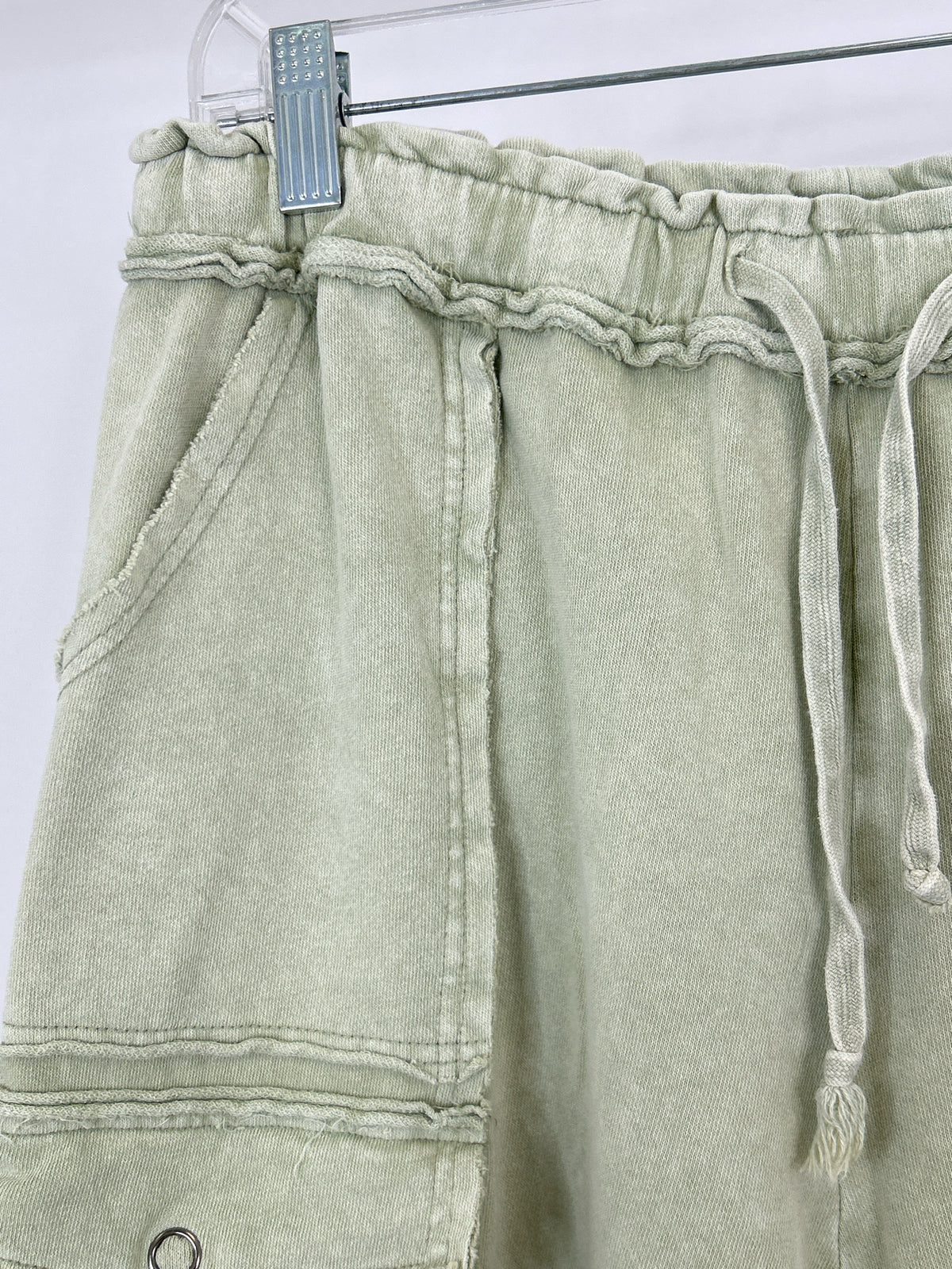 EASEL Size L light green Women Pants