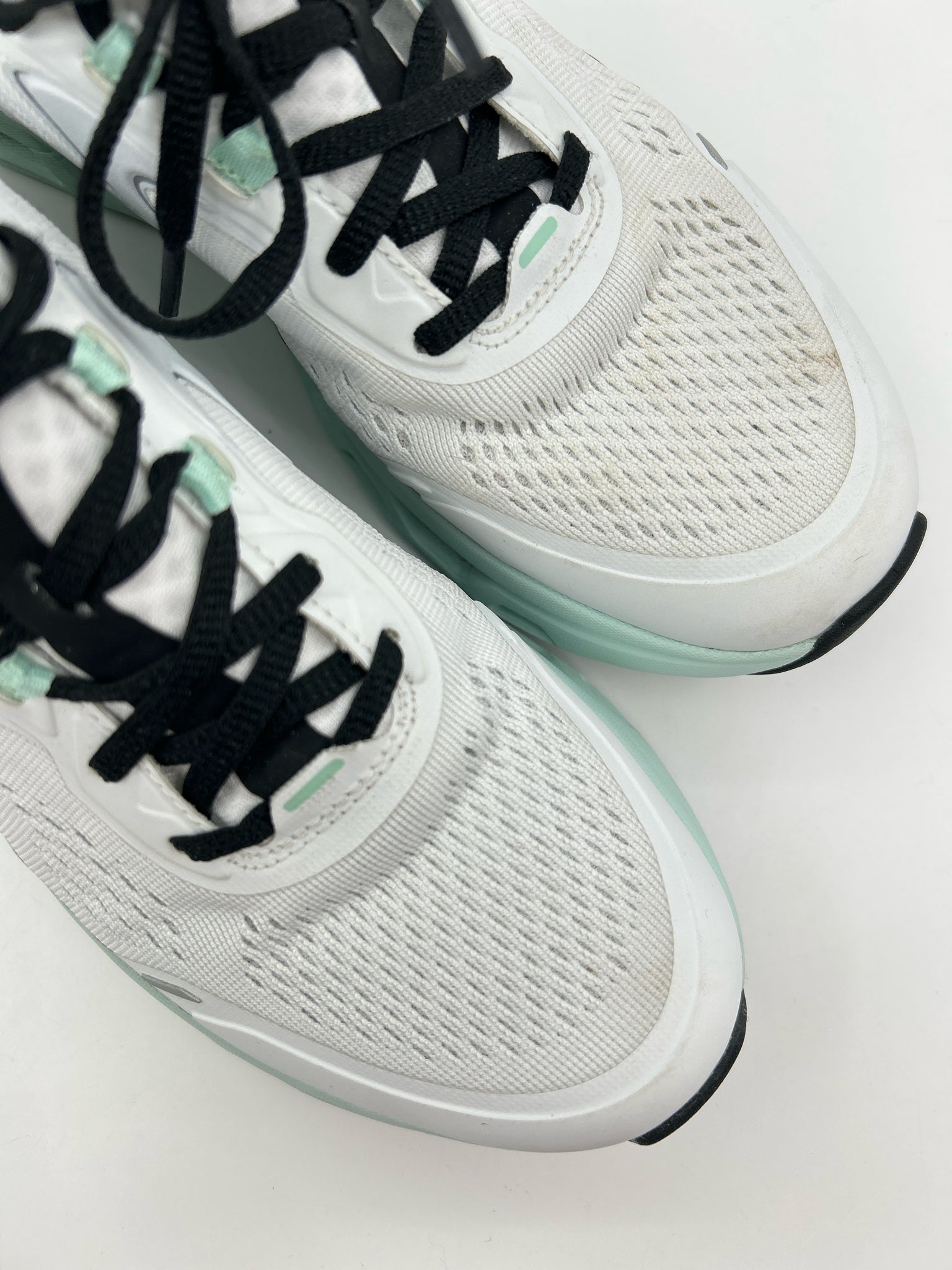 skechers Size 8 White Print Women Sneakers