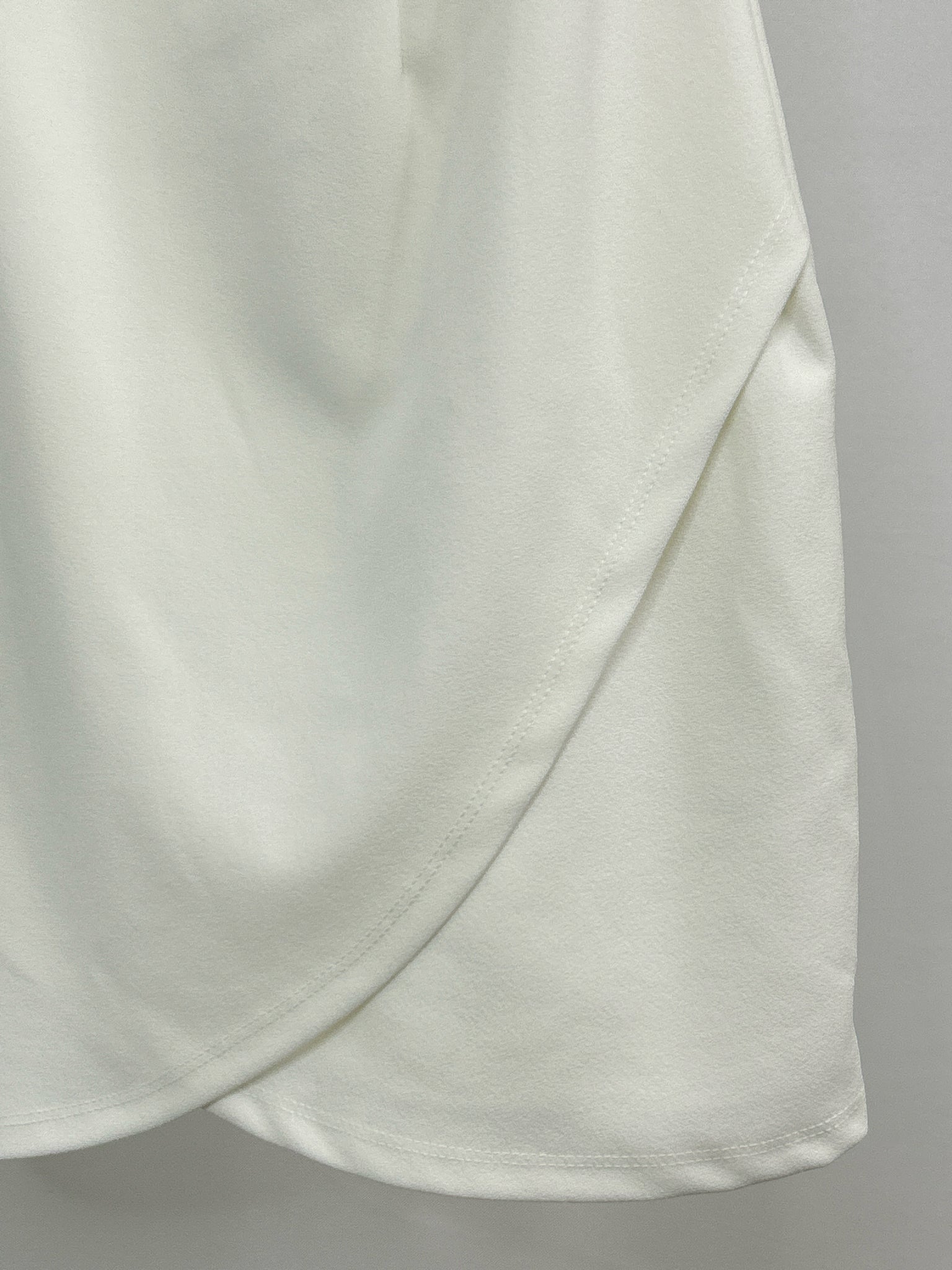 miami NWT Size S White Women Dress