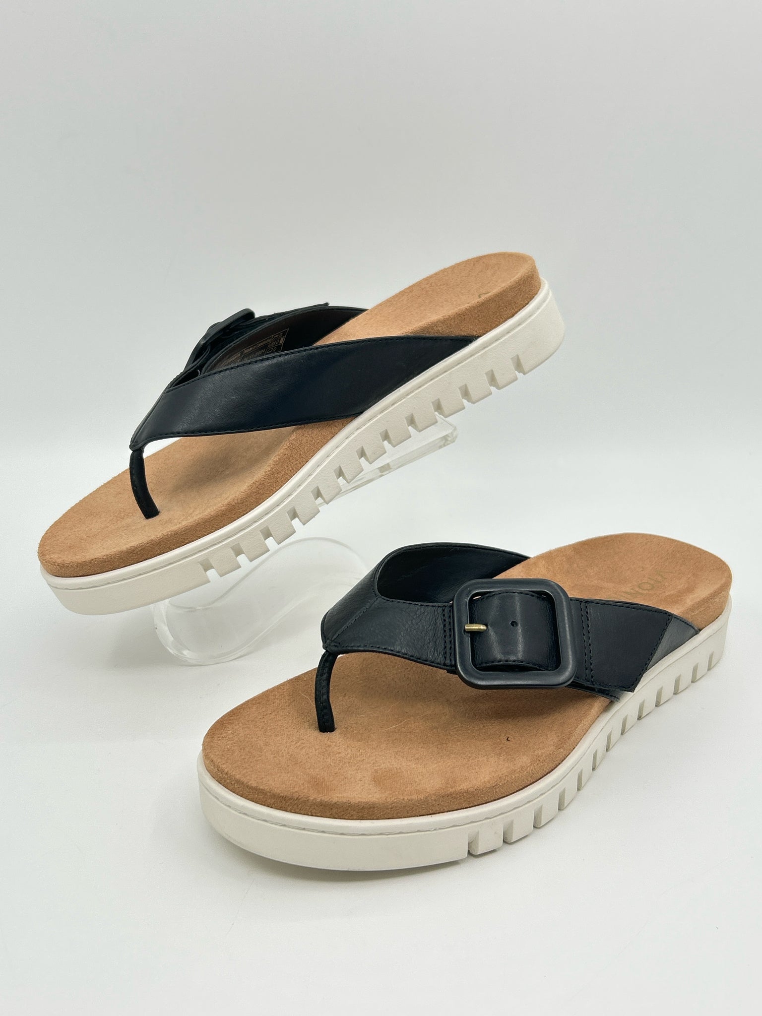 VIONIC Size 8 Black Women Flip flops