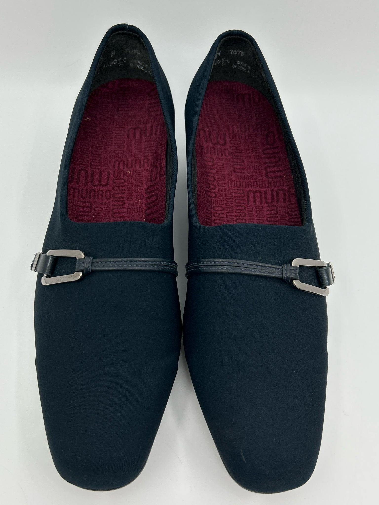 MUNRO Size 10.5M Navy Women Pumps
